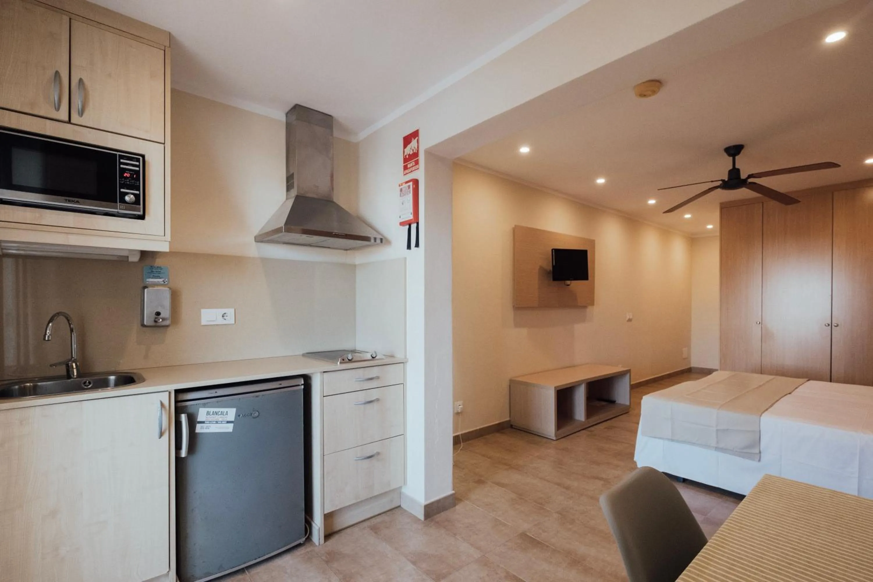 Photo of the whole room in Apartamentos Blancala