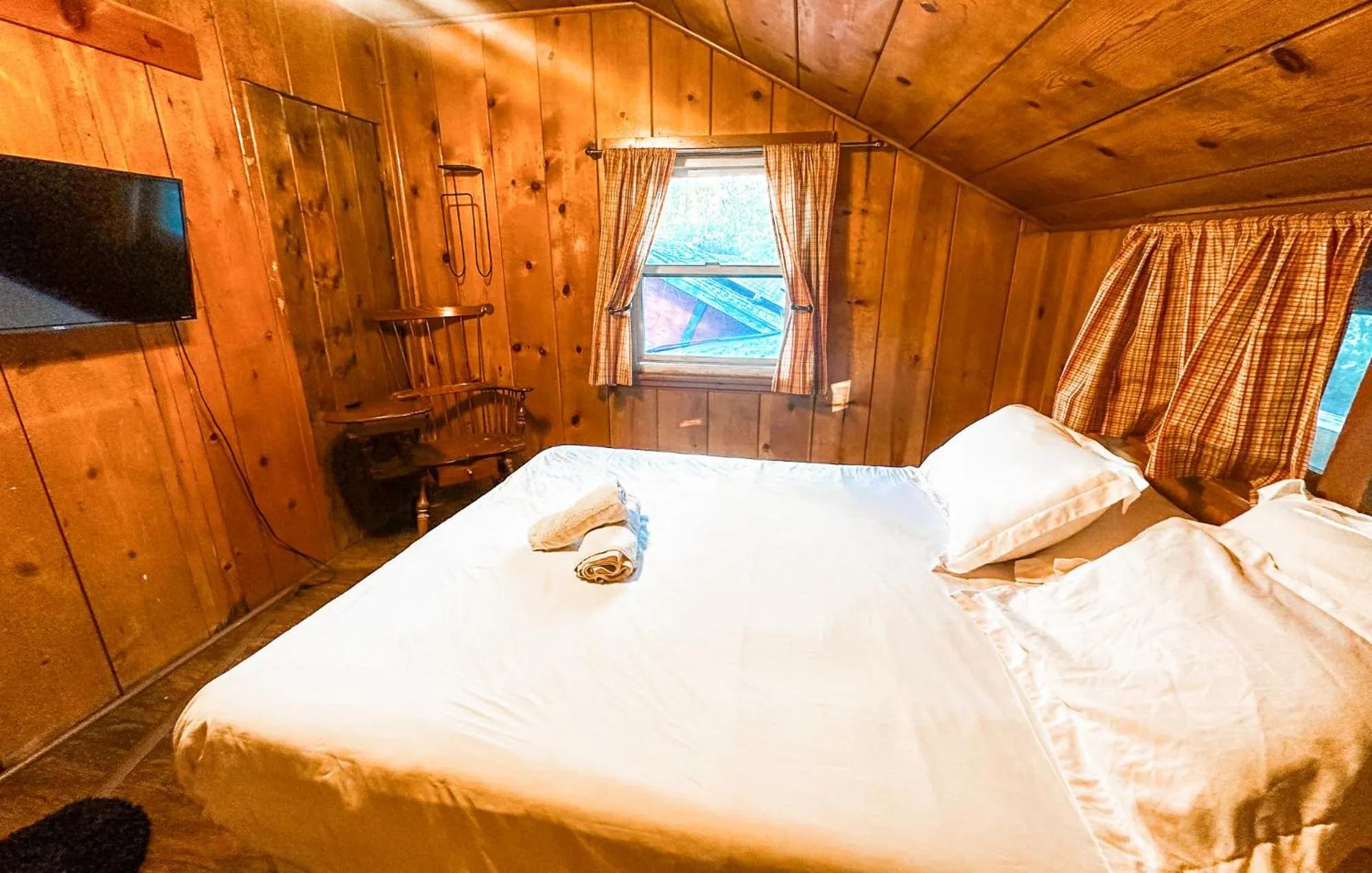 Bedroom, Bed in ITH Big Bear Lake Hostel & Lodge