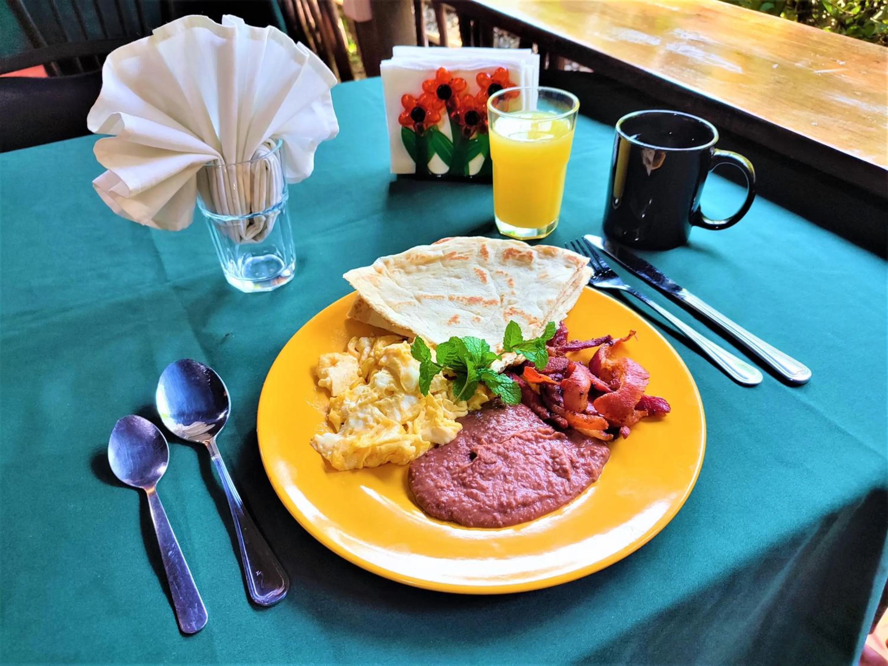 Restaurant/places to eat in Maya Mountain Lodge