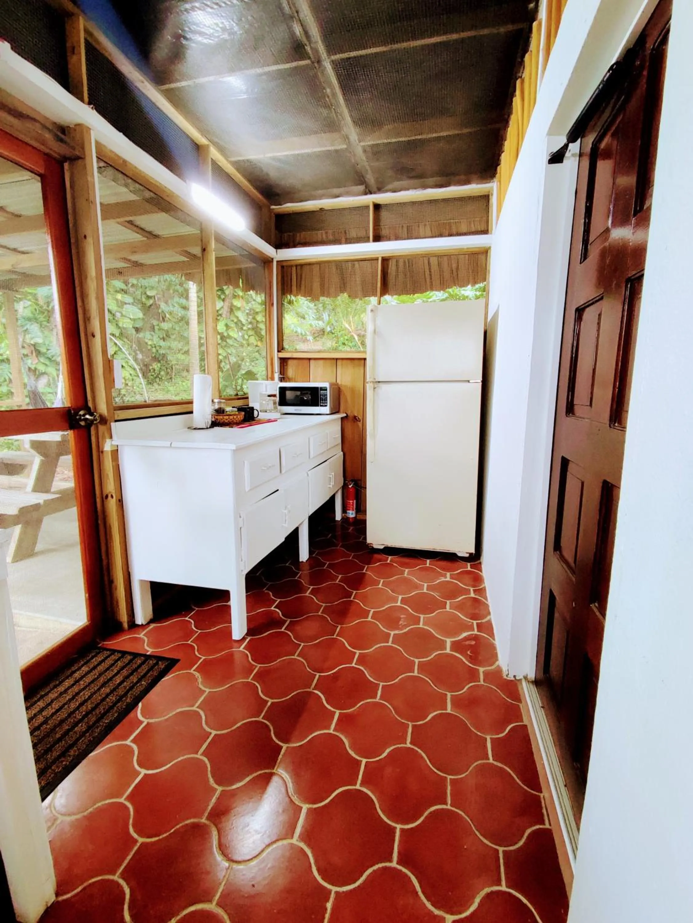 Kitchen or kitchenette in Maya Mountain Lodge