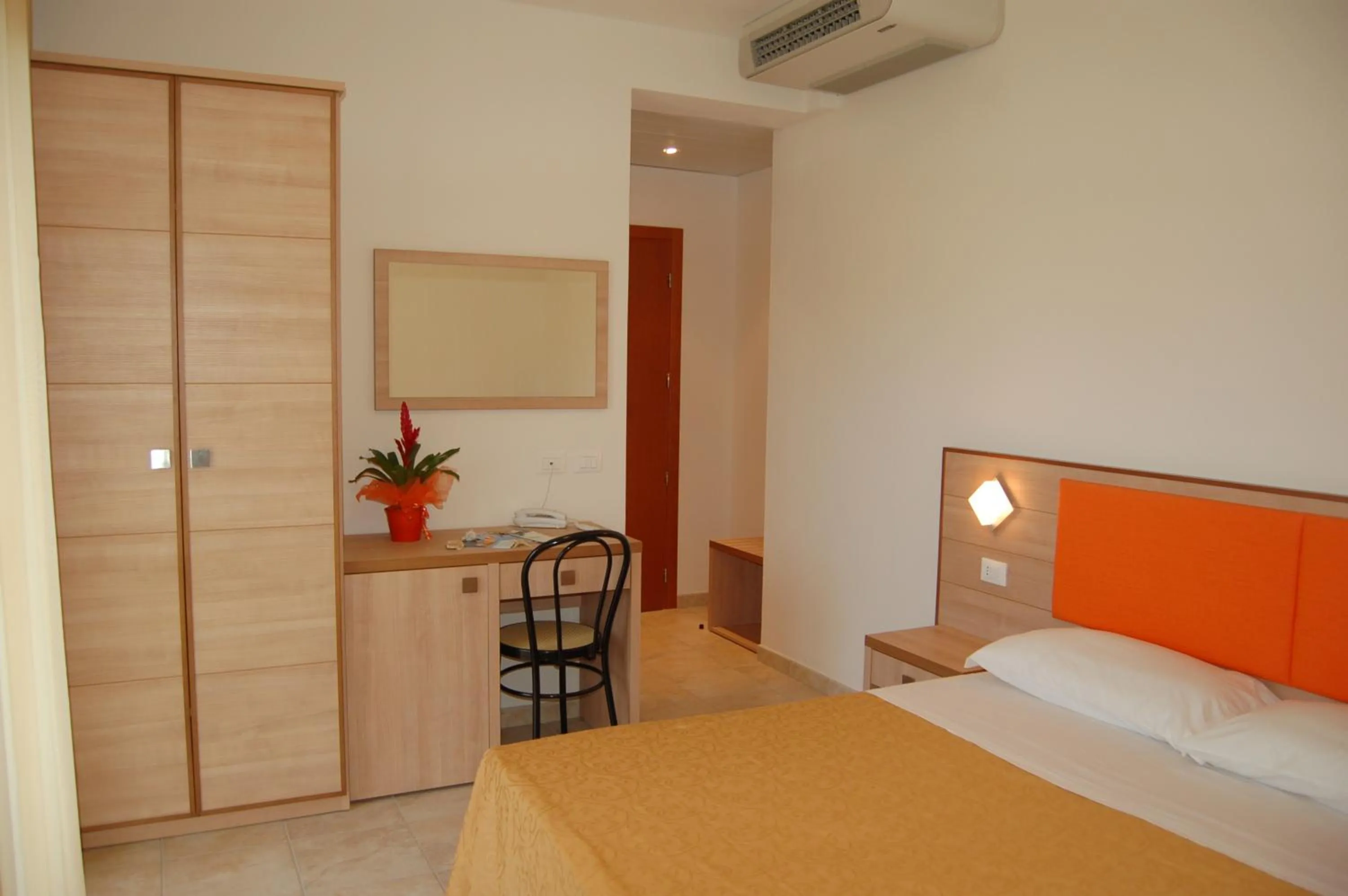 Photo of the whole room, Bed in Hotel Massimo