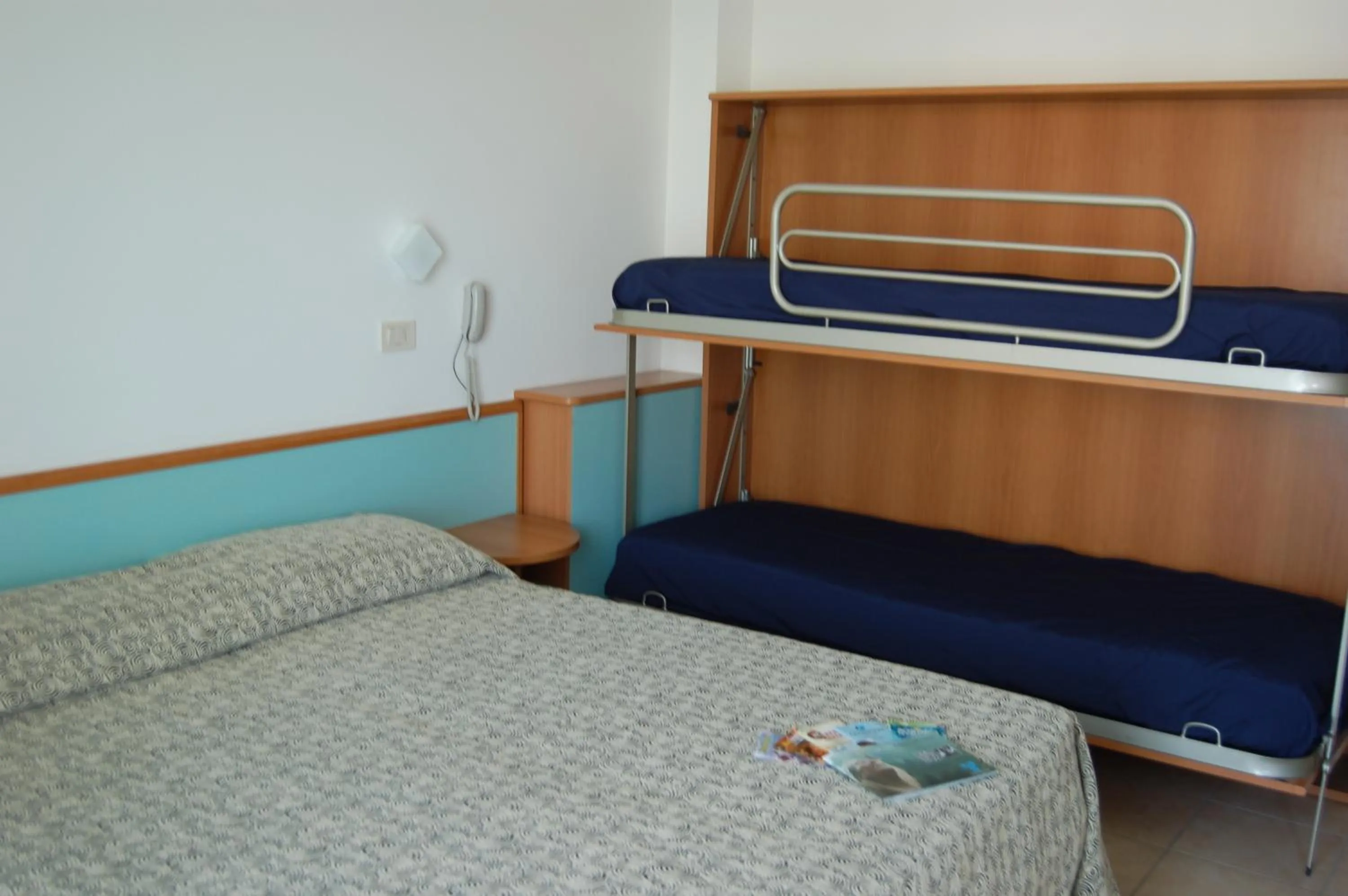 bunk bed, Bed in Hotel Massimo