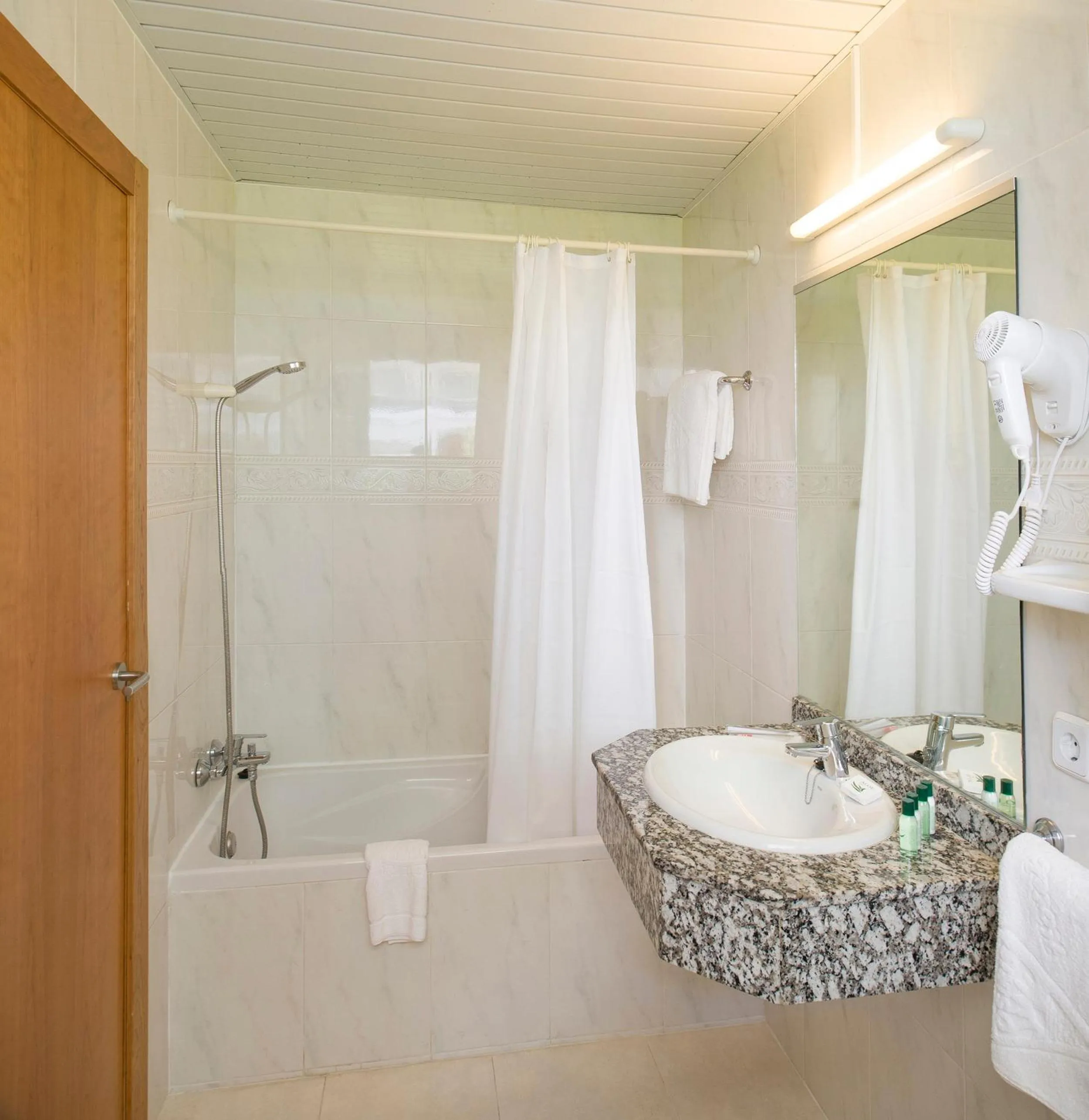 Shower in Hotel Osiris Ibiza