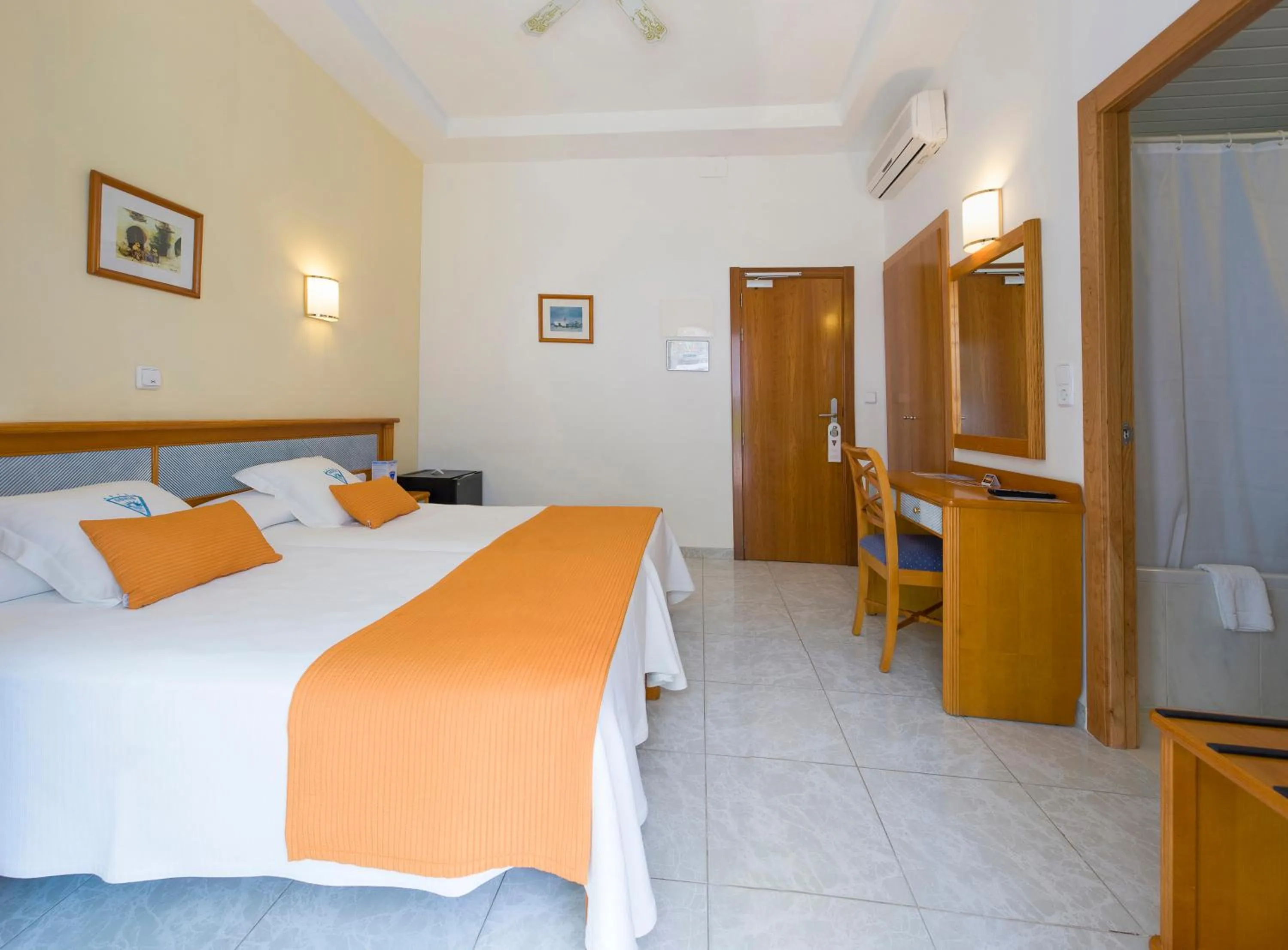 Bedroom, Bed in Hotel Osiris Ibiza