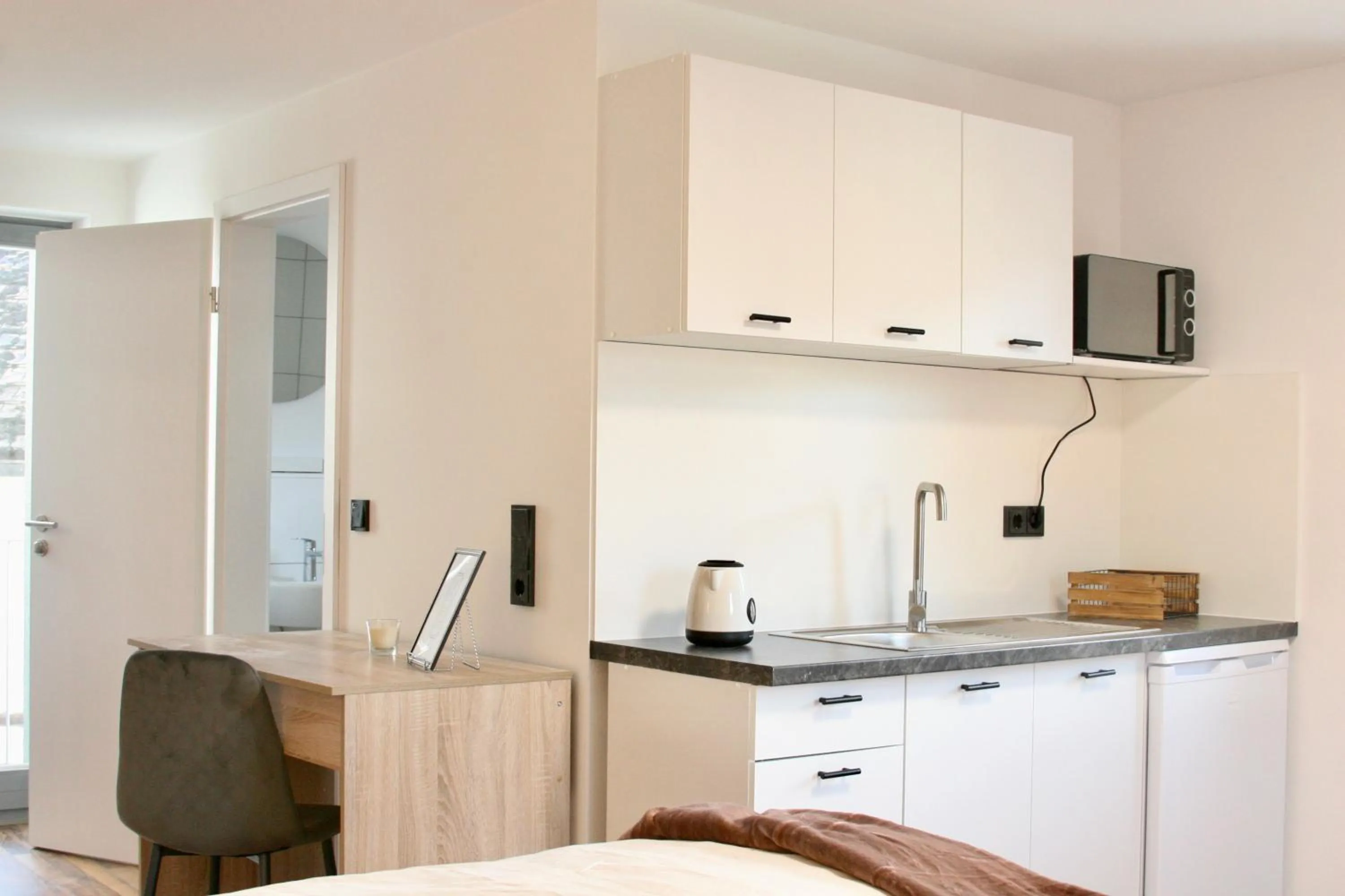 Coffee/tea facilities in The Manhattan A Boutique Hotel By American Ease