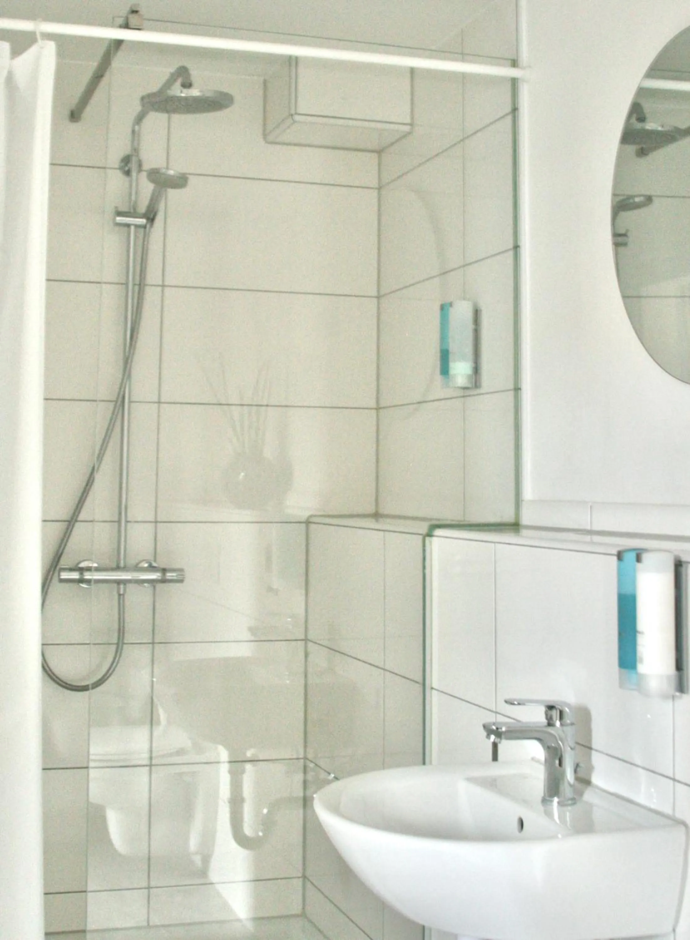 Shower in The Manhattan A Boutique Hotel By American Ease