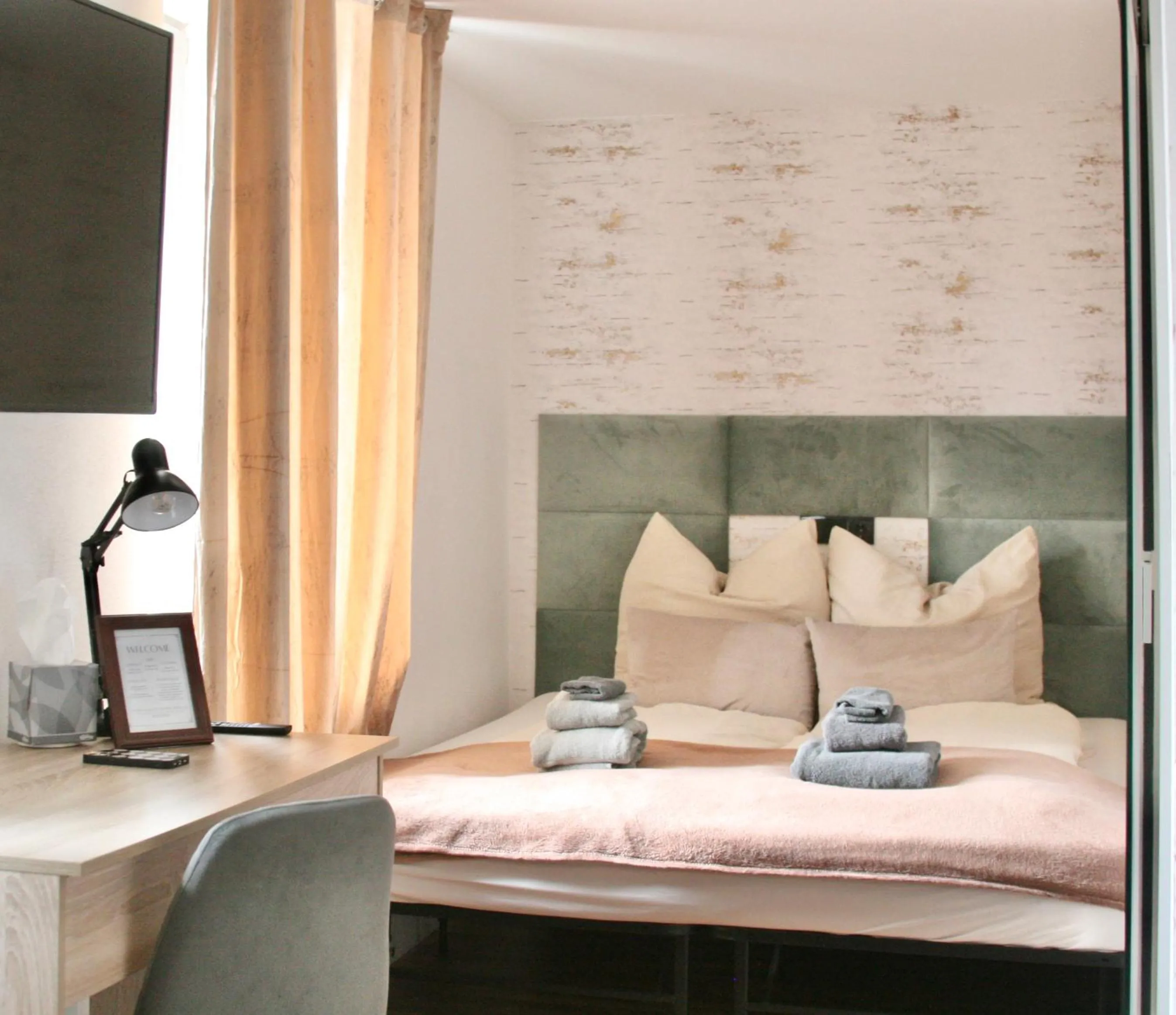 Bed in The Manhattan A Boutique Hotel By American Ease