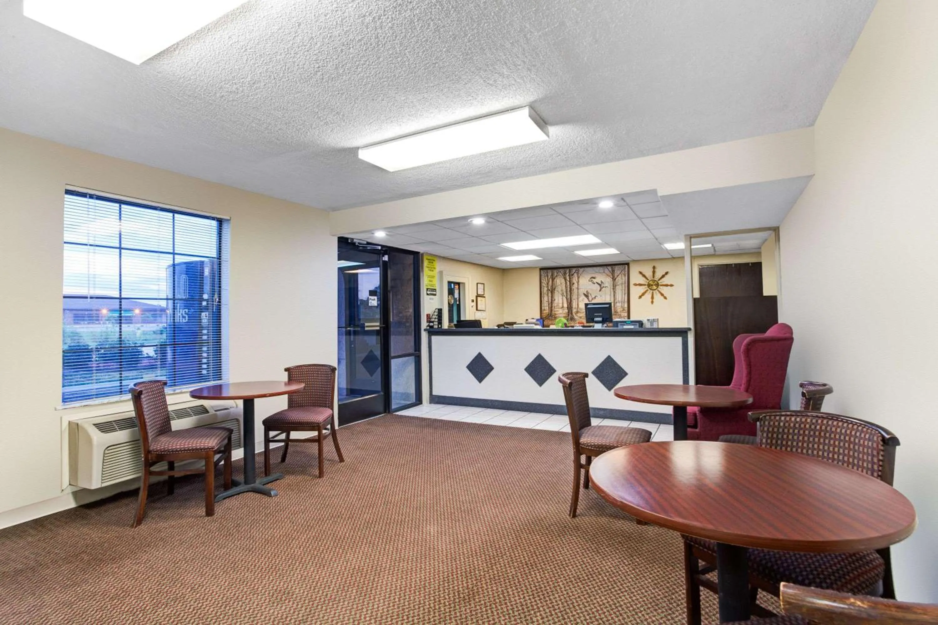 Lobby or reception in Super 8 by Wyndham Clarksville East
