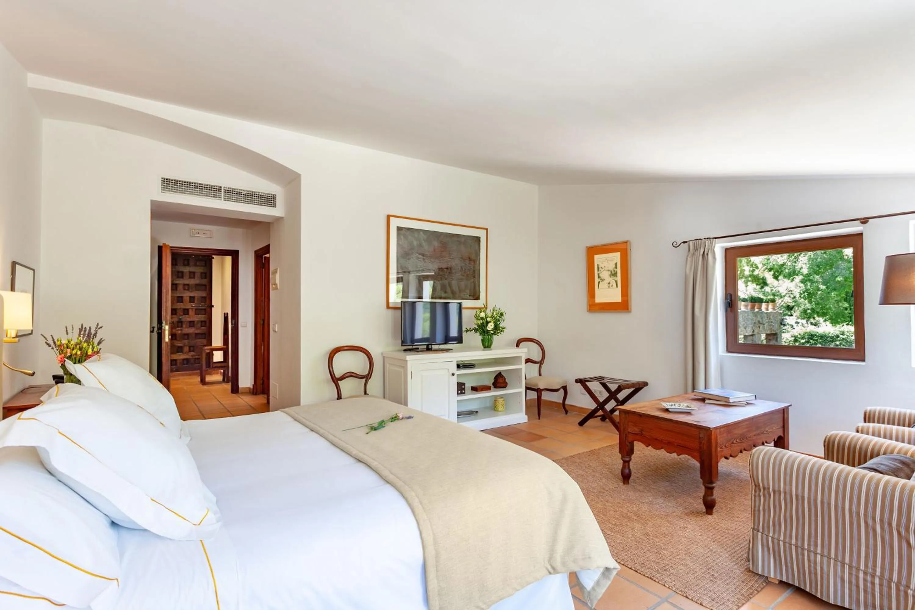 Photo of the whole room, Bed in Finca Hotel Son Palou