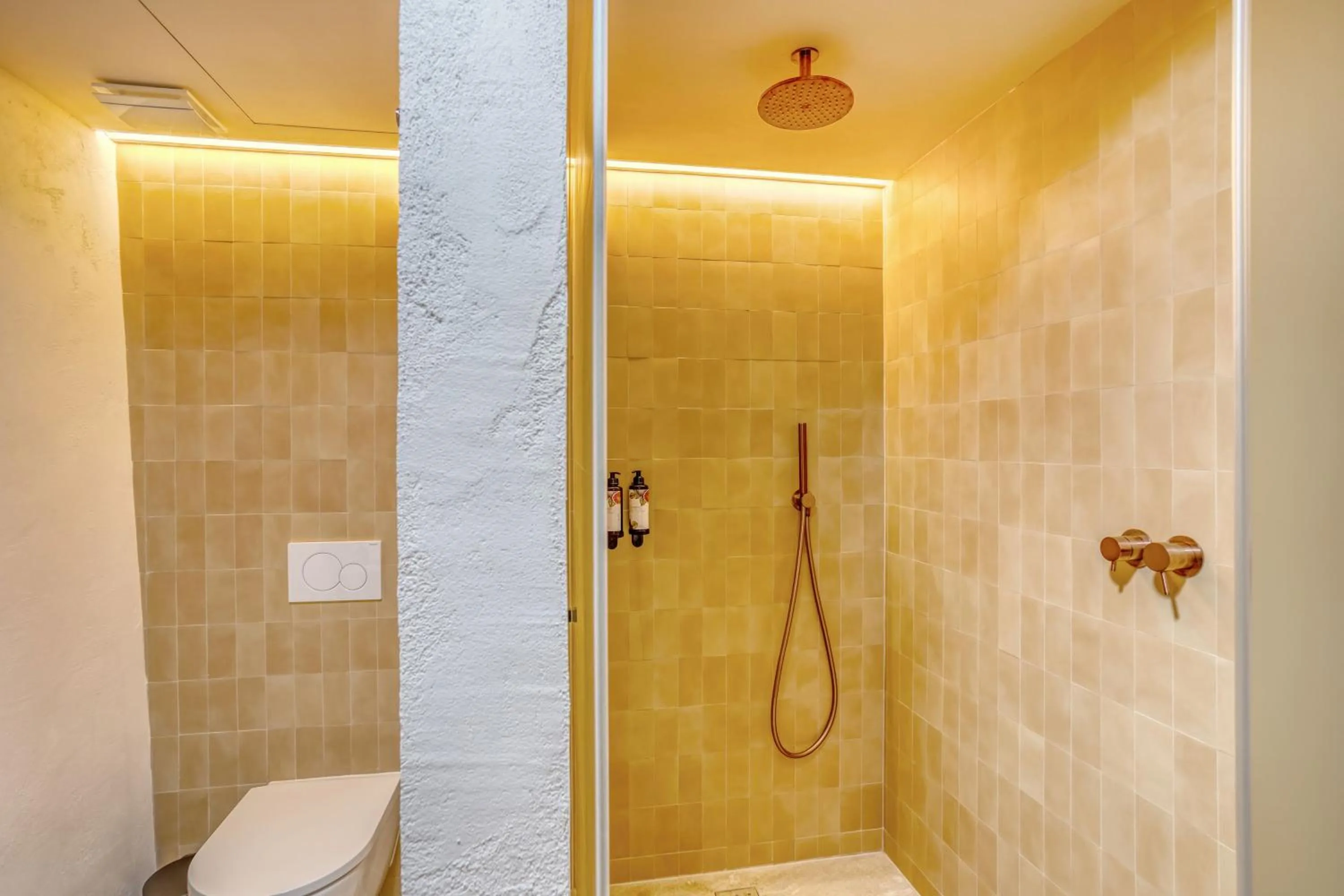 Shower in Finca Hotel Son Palou