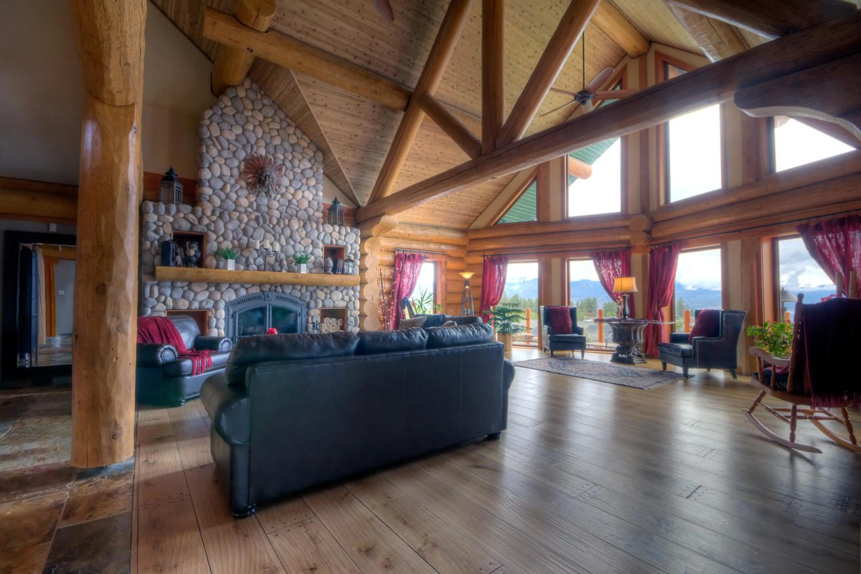 Living room in A Okanagan Lakeview Inn