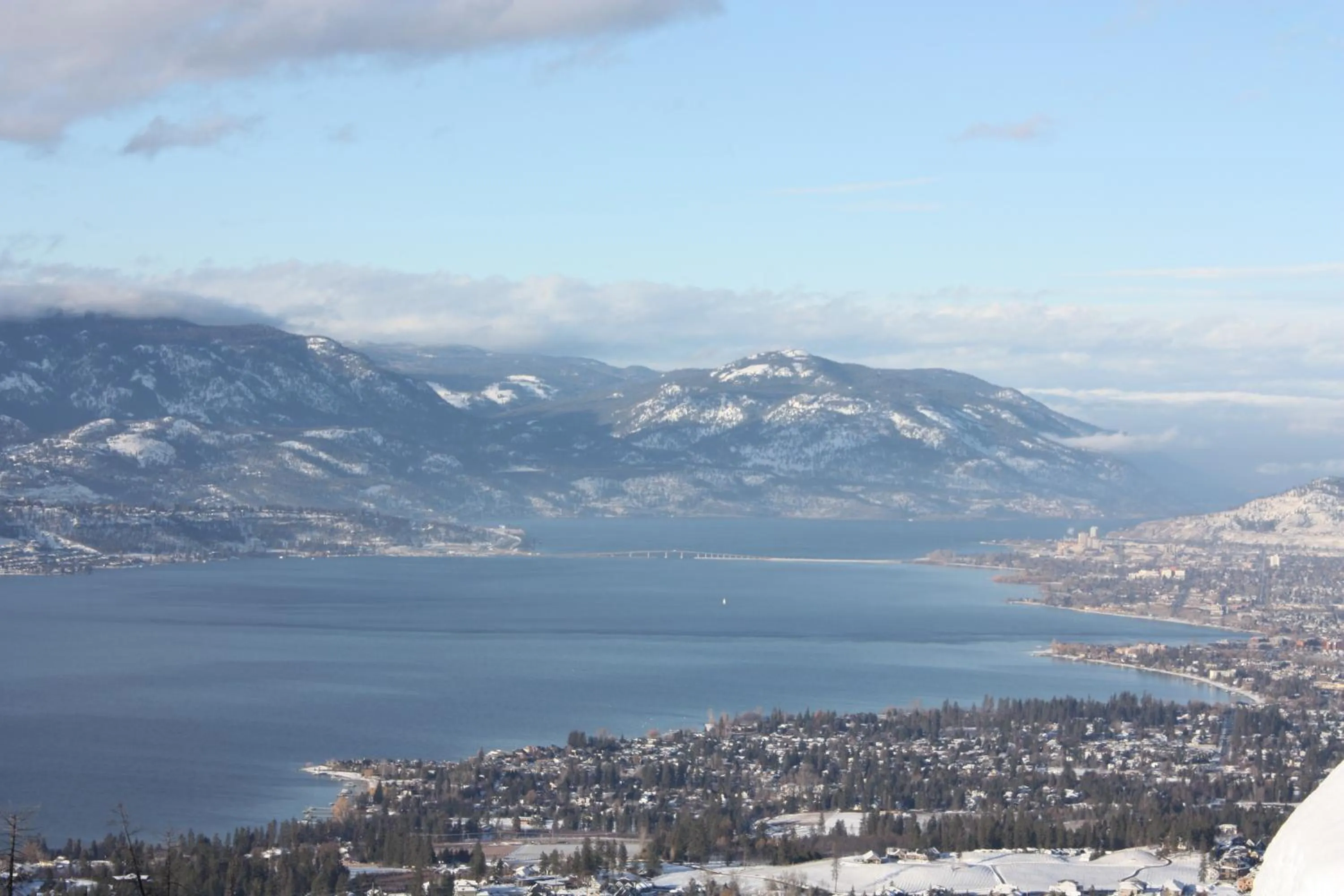 Bird's eye view, Bird's-eye View in A Okanagan Lakeview Inn