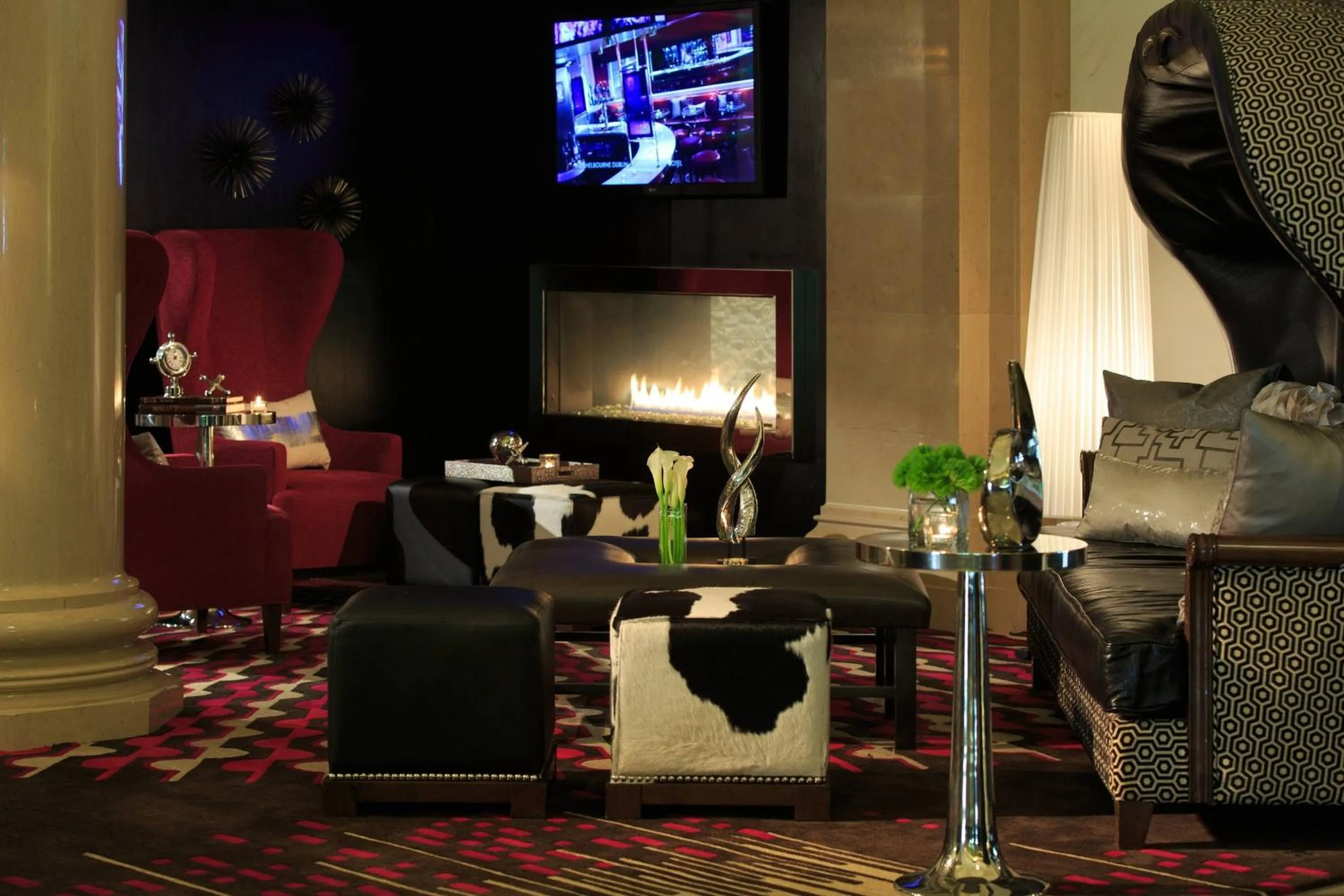 Lounge or bar in Renaissance Denver Downtown City Center Hotel