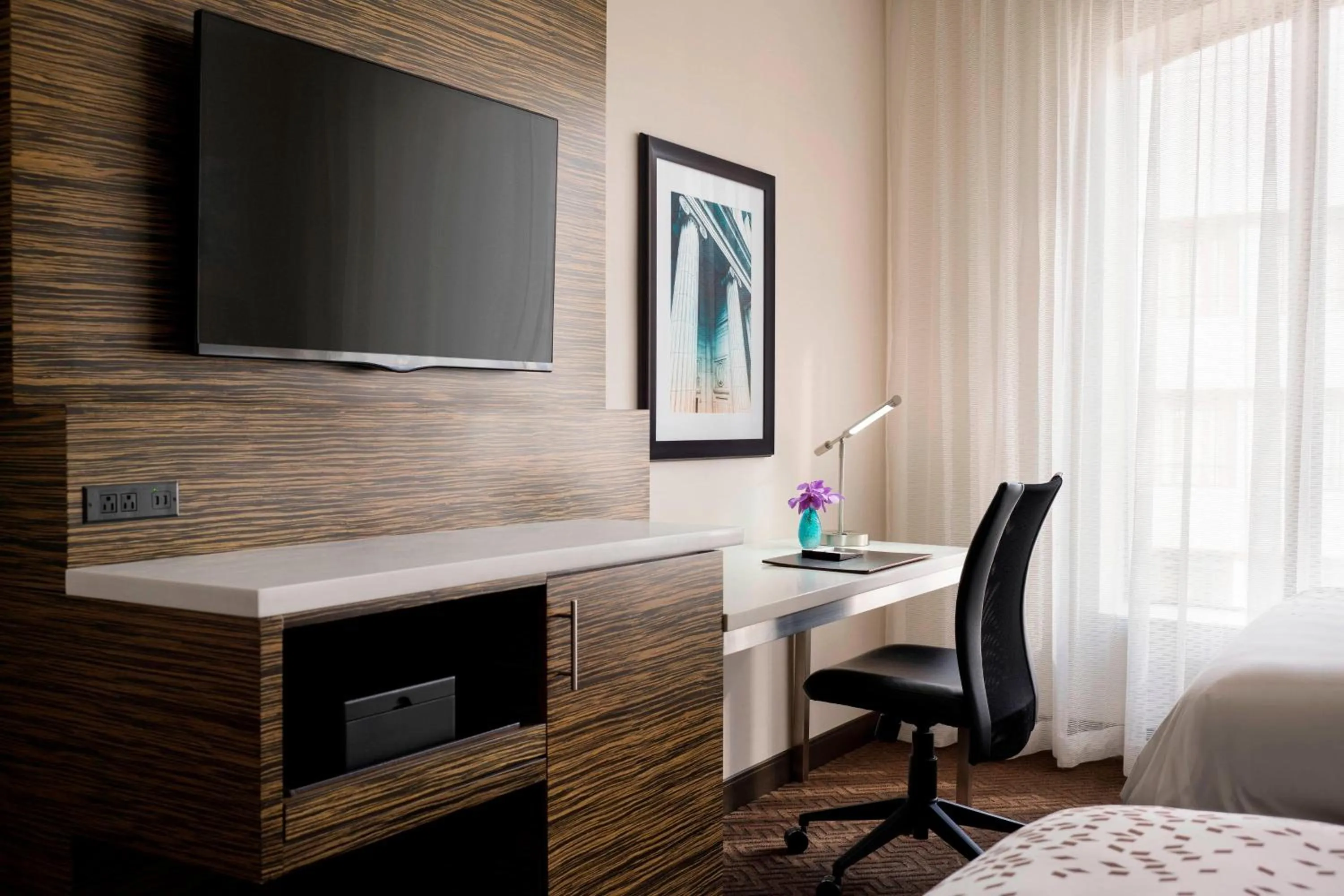 Photo of the whole room, Bed in Renaissance Denver Downtown City Center Hotel