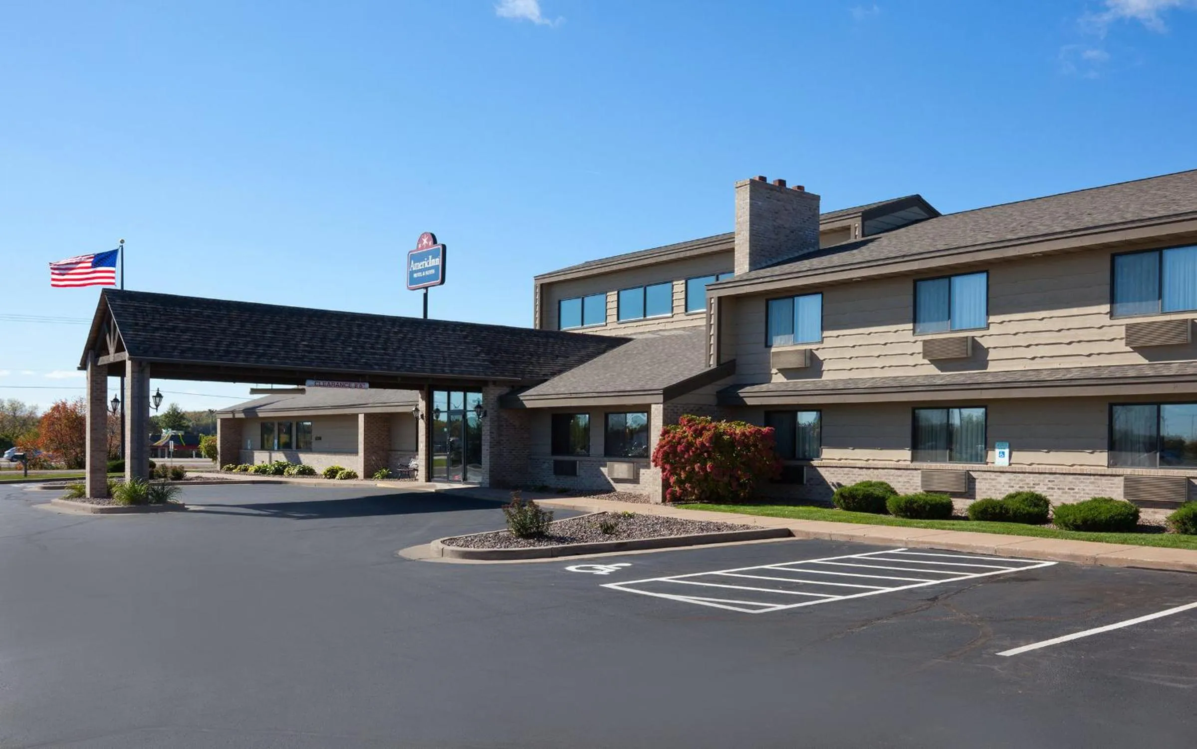 Facade/entrance in AmericInn by Wyndham Eau Claire