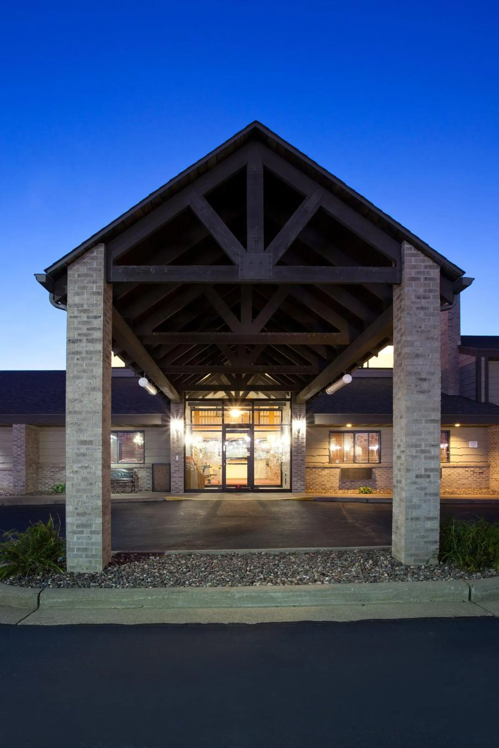 Facade/entrance in AmericInn by Wyndham Eau Claire