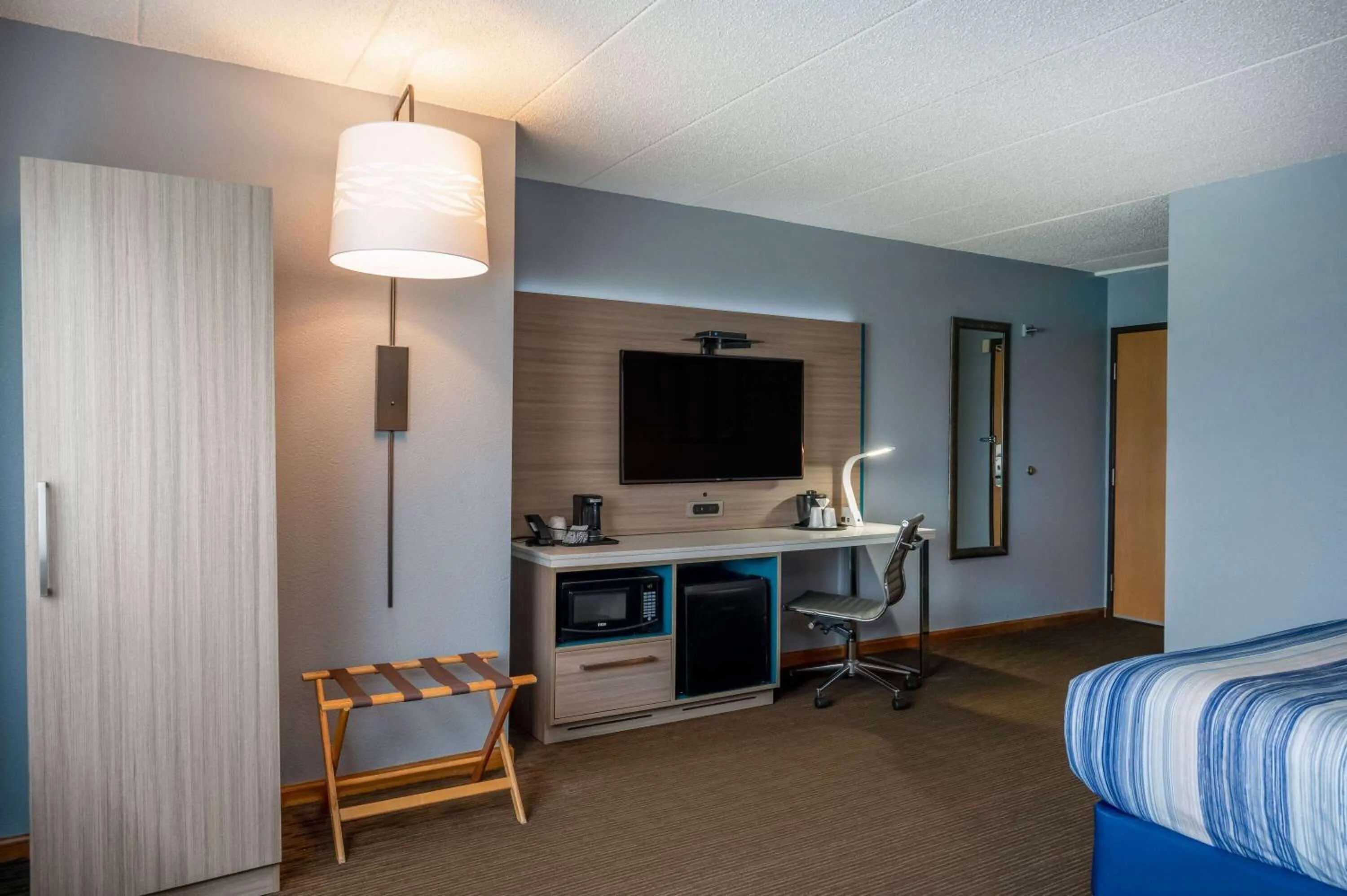 Photo of the whole room, Bed in AmericInn by Wyndham Eau Claire