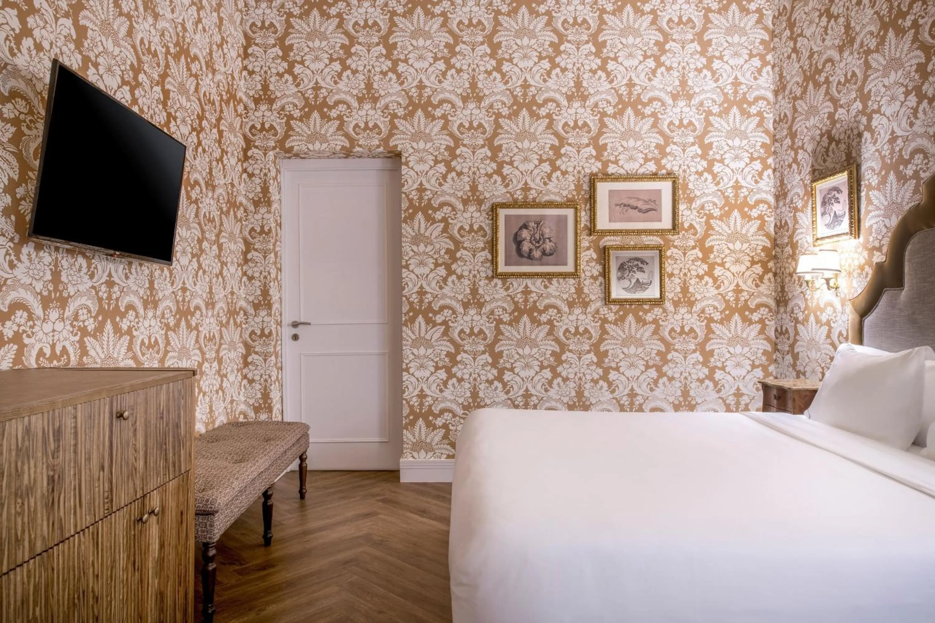 Photo of the whole room, Bed in Hotel Palacio del Retiro, Autograph Collection