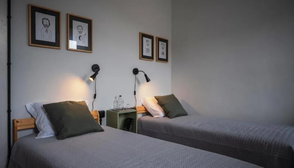 Photo of the whole room, Bed in Inn Door 21 - Hostel & Suite