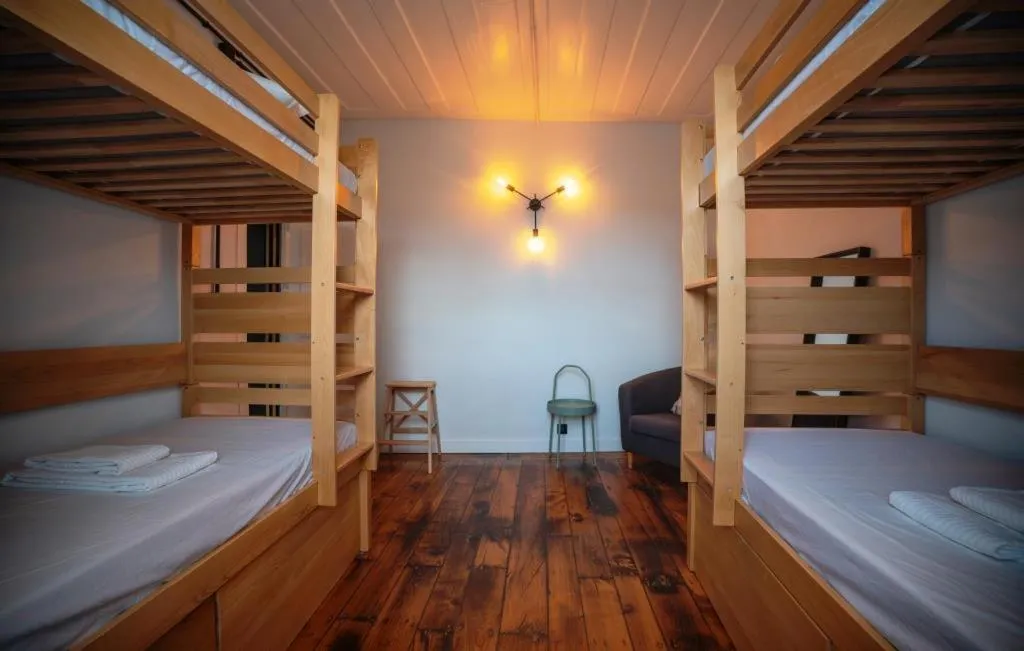 Photo of the whole room, Bed in Inn Door 21 - Hostel & Suite