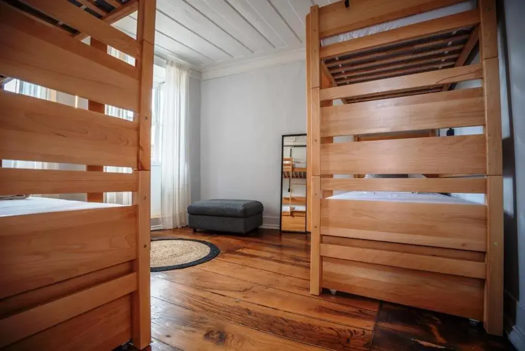 Bunk Bed in Mixed Dormitory Room in Inn Door 21 - Hostel & Suite Bunk Bed in Mixed Dormitory Room in Inn Door 21 - Hostel & Suite