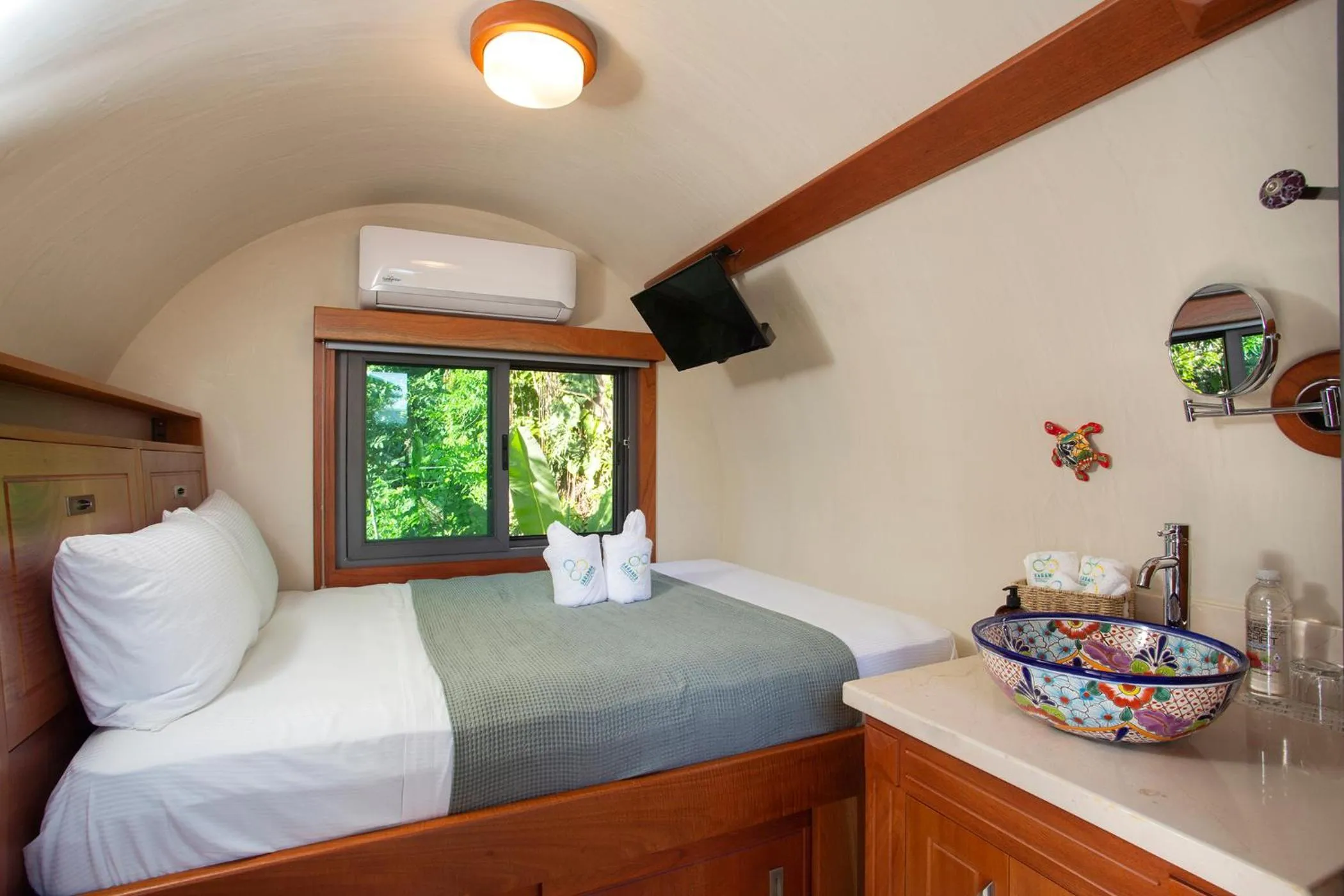 Bed in Saranda Boutique Hotel