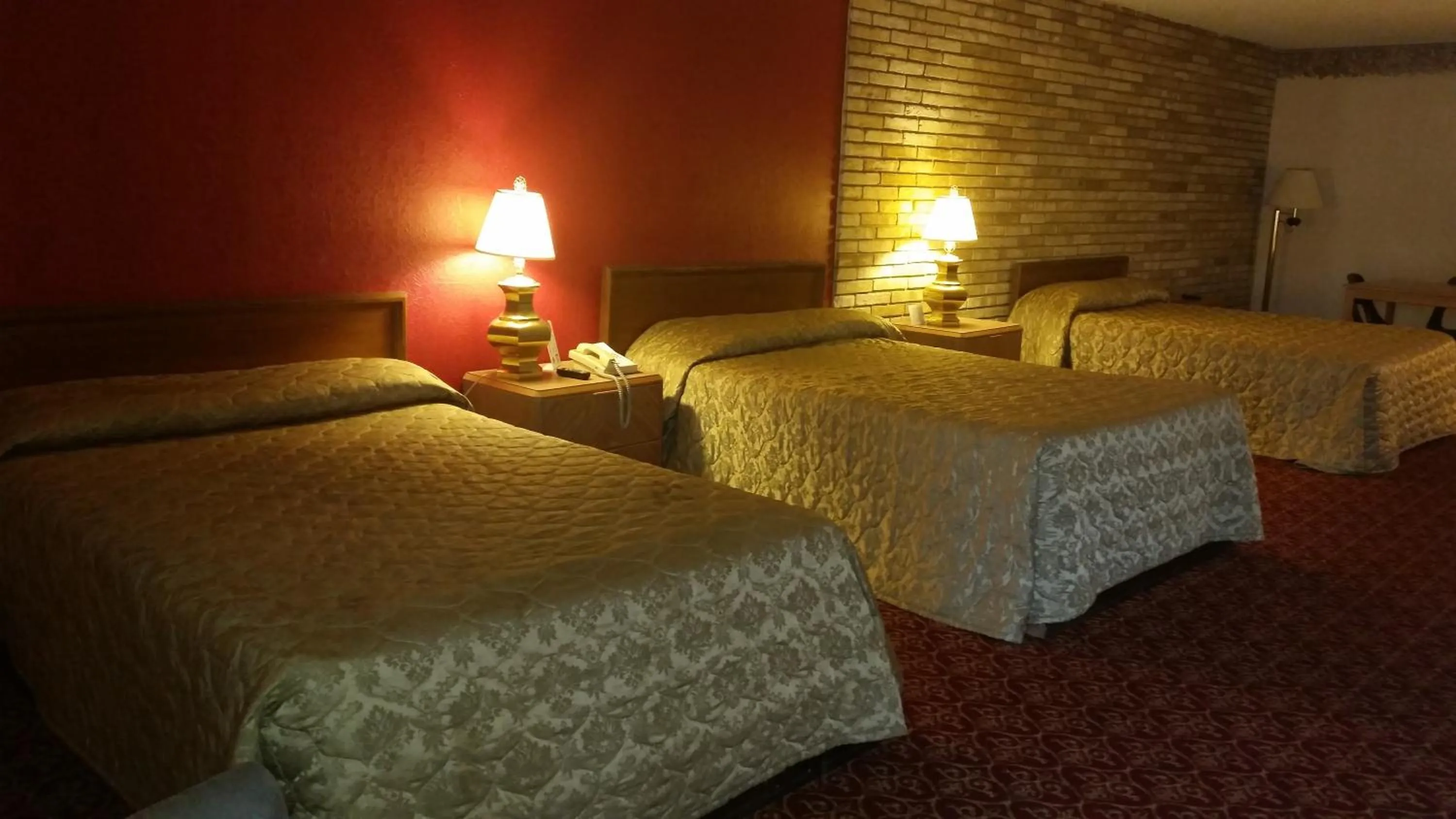 Bedroom, Bed in Executive Inn and Suites Waxahachie