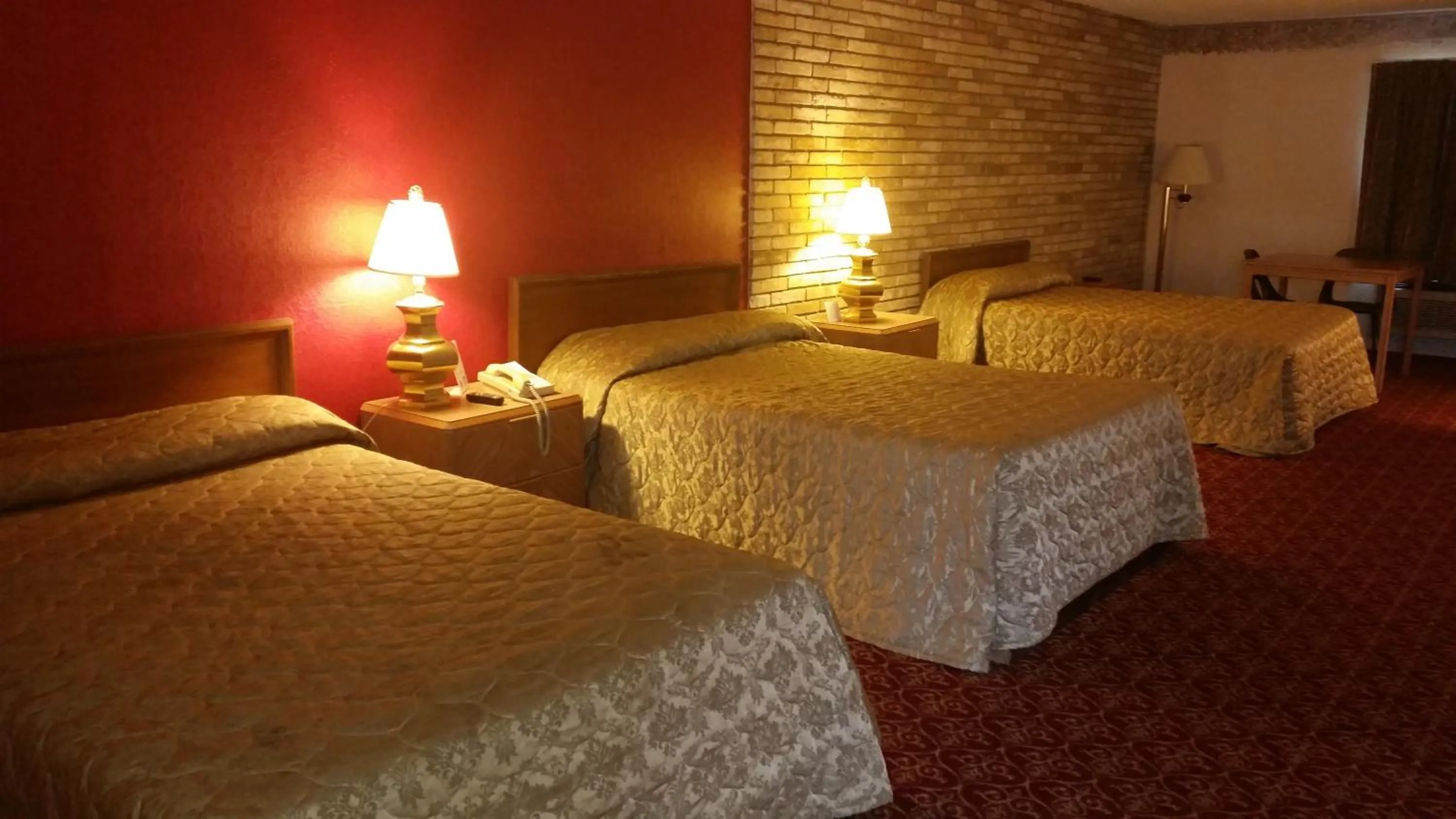 Bedroom, Bed in Executive Inn and Suites Waxahachie