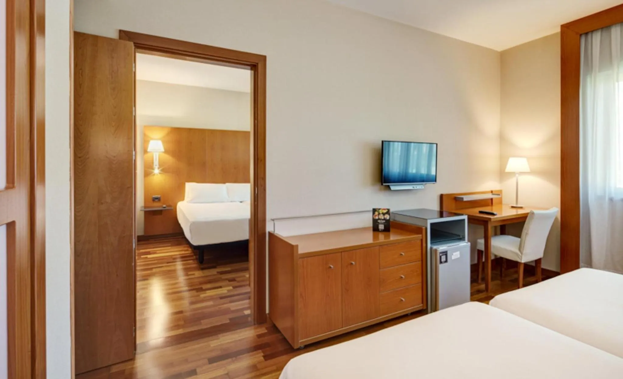 Photo of the whole room, Bed in Sercotel AB Arganda