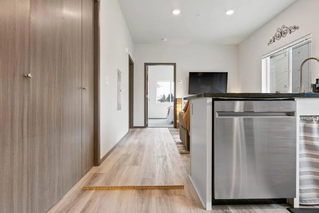 Full ADA Unit - 2 Bed 2 Bath Unit Near Downtown