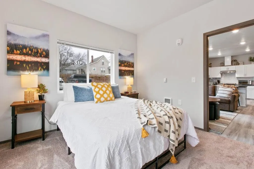 Bed in Full ADA Unit - 2 Bed 2 Bath Unit Near Downtown