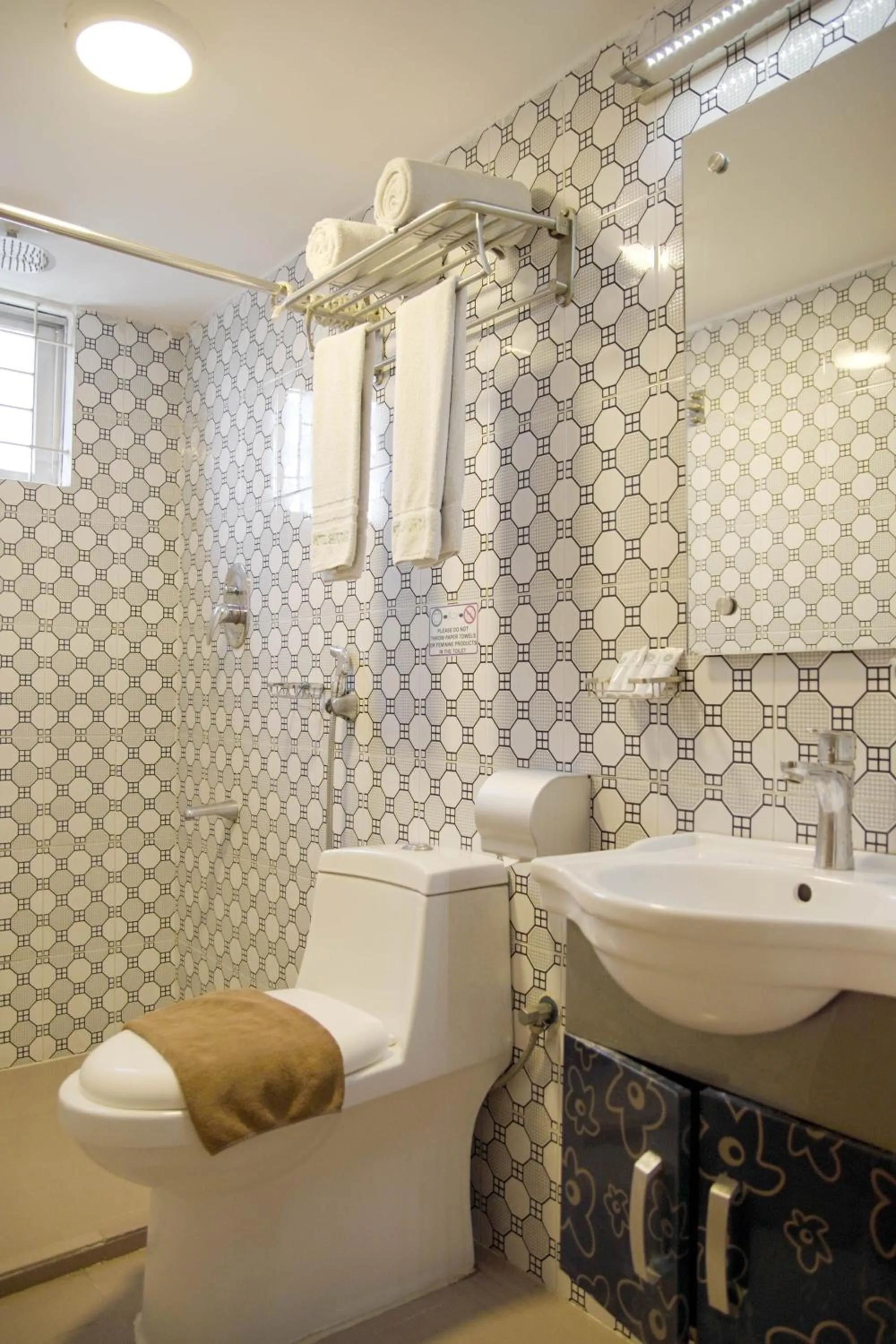 Toilet in Hotel Shuktara Dhaka