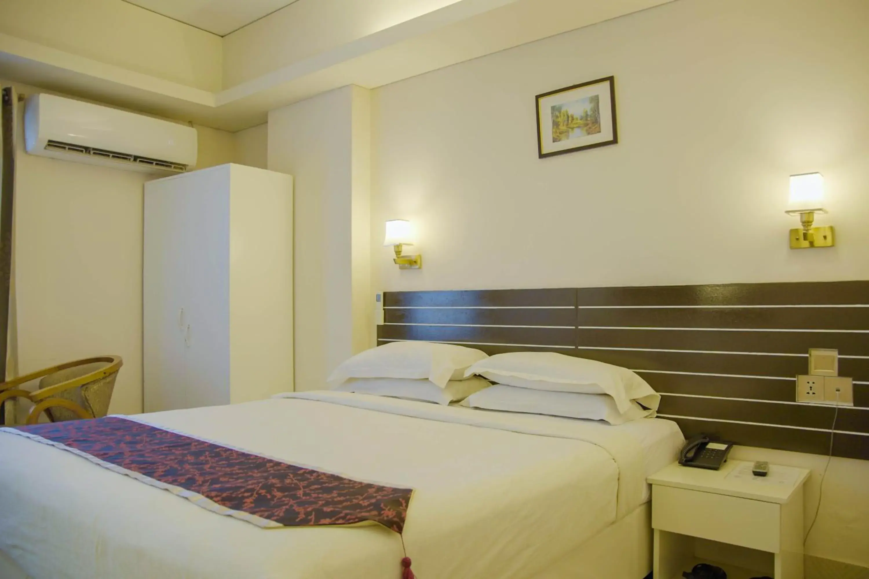 Superior King Room in Hotel Shuktara Dhaka Superior King Room in Hotel Shuktara Dhaka