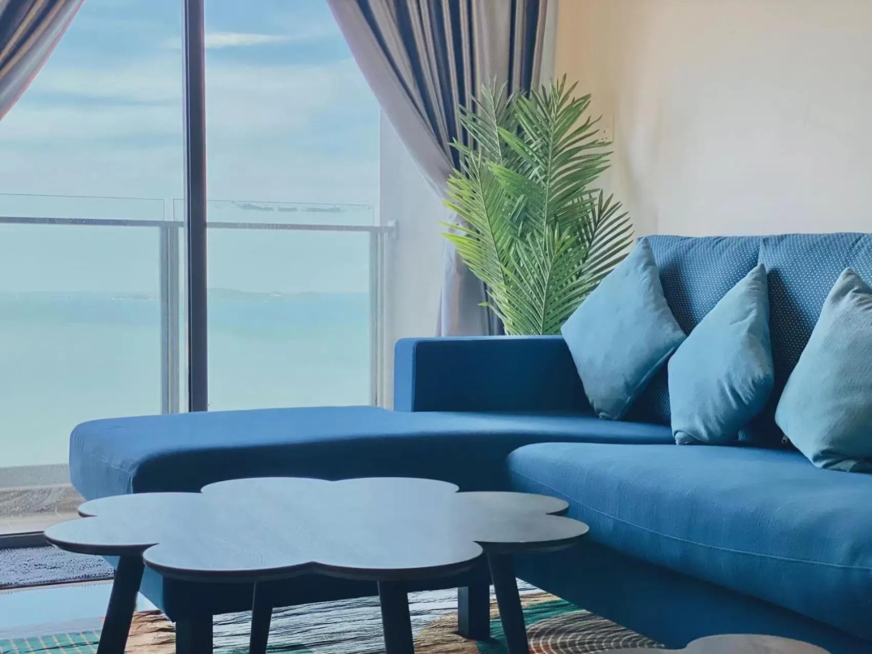 Living room in Silver Scape Residence Melaka Raya By Heystay Management