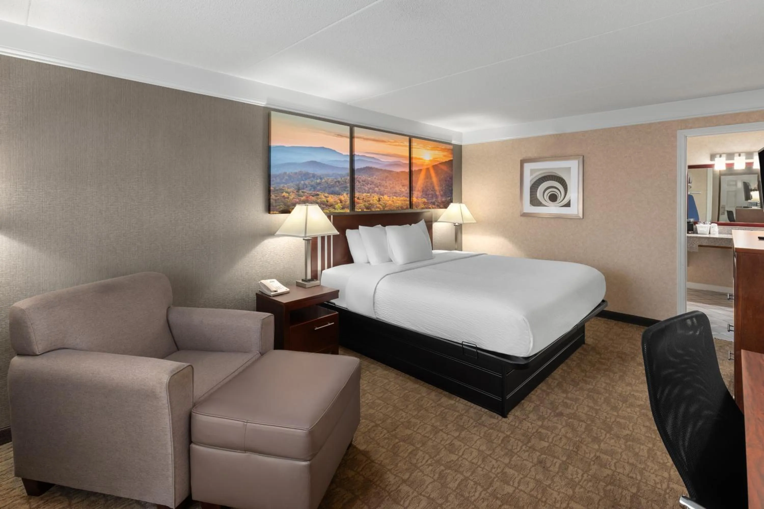 Bed in Days Inn by Wyndham Columbia Kentucky