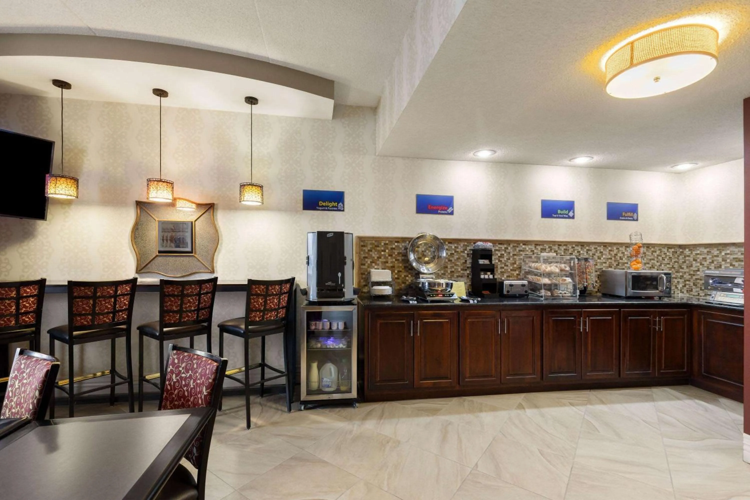 Breakfast in Days Inn by Wyndham Columbia Kentucky