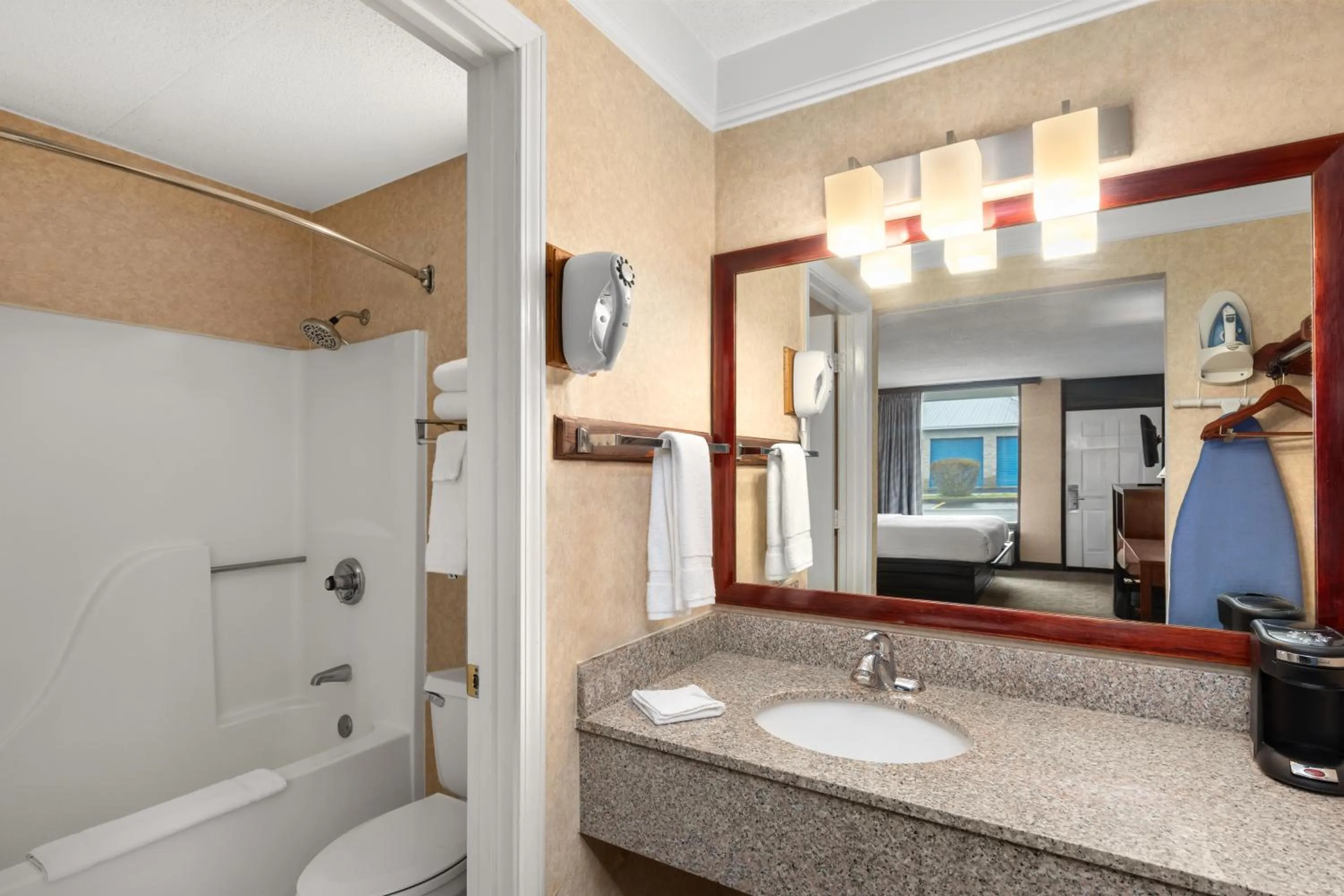 Days Inn by Wyndham Columbia Kentucky