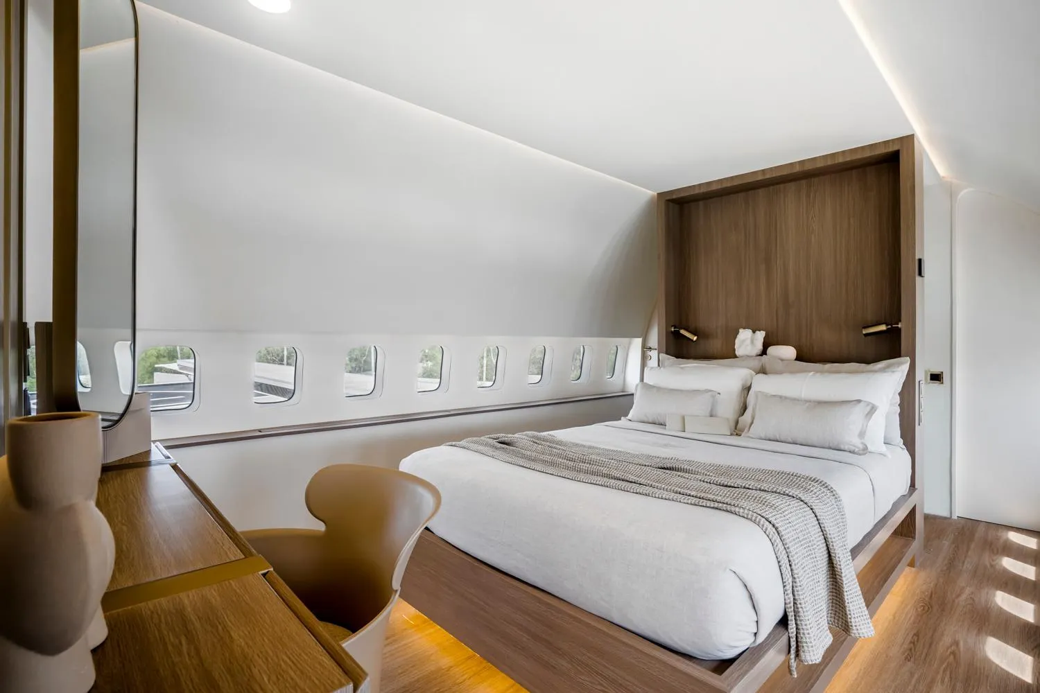 Bed in Private Jet Villa Uluwatu