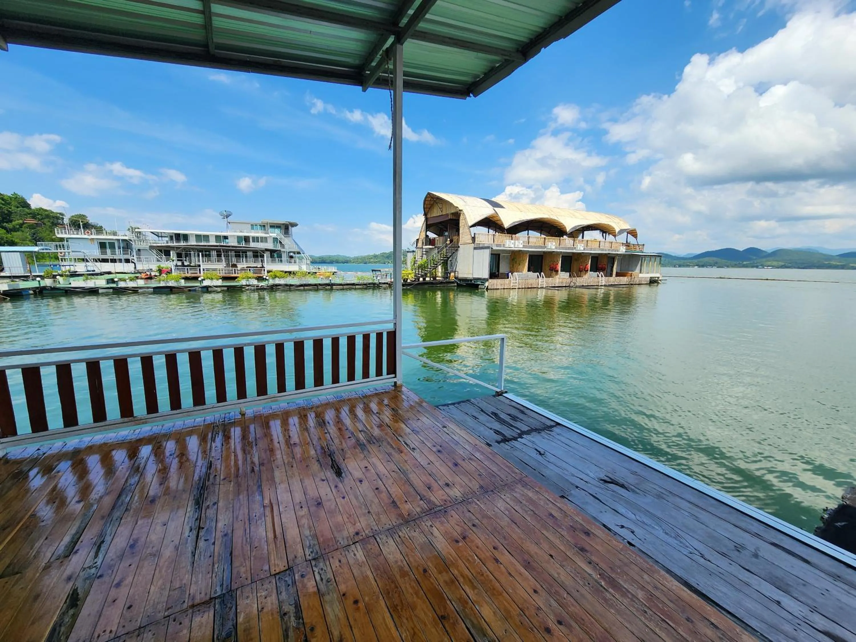 River view in บ้านไร่ วรรณ วาลย์ รีสอร์ท