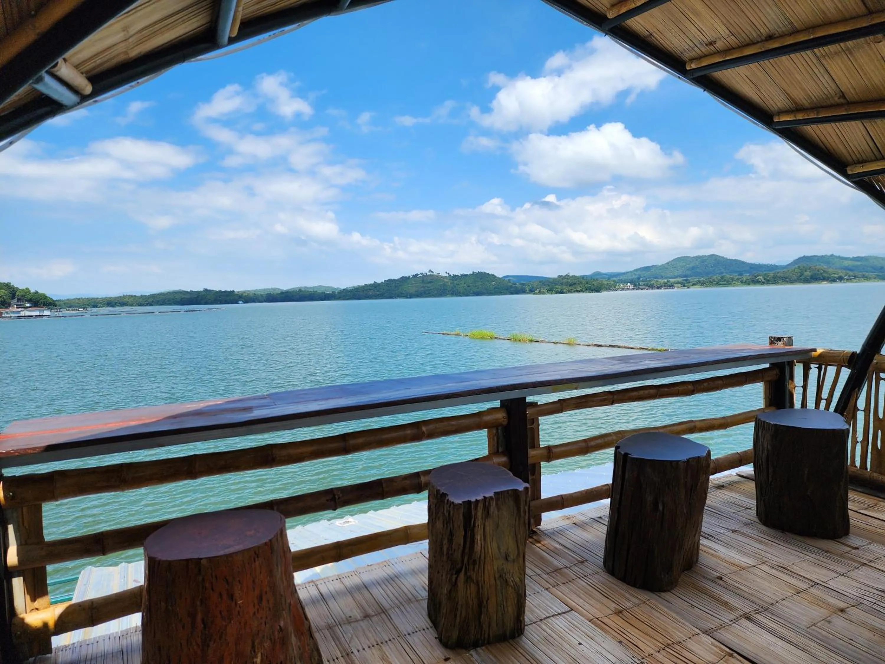 Lake view in บ้านไร่ วรรณ วาลย์ รีสอร์ท