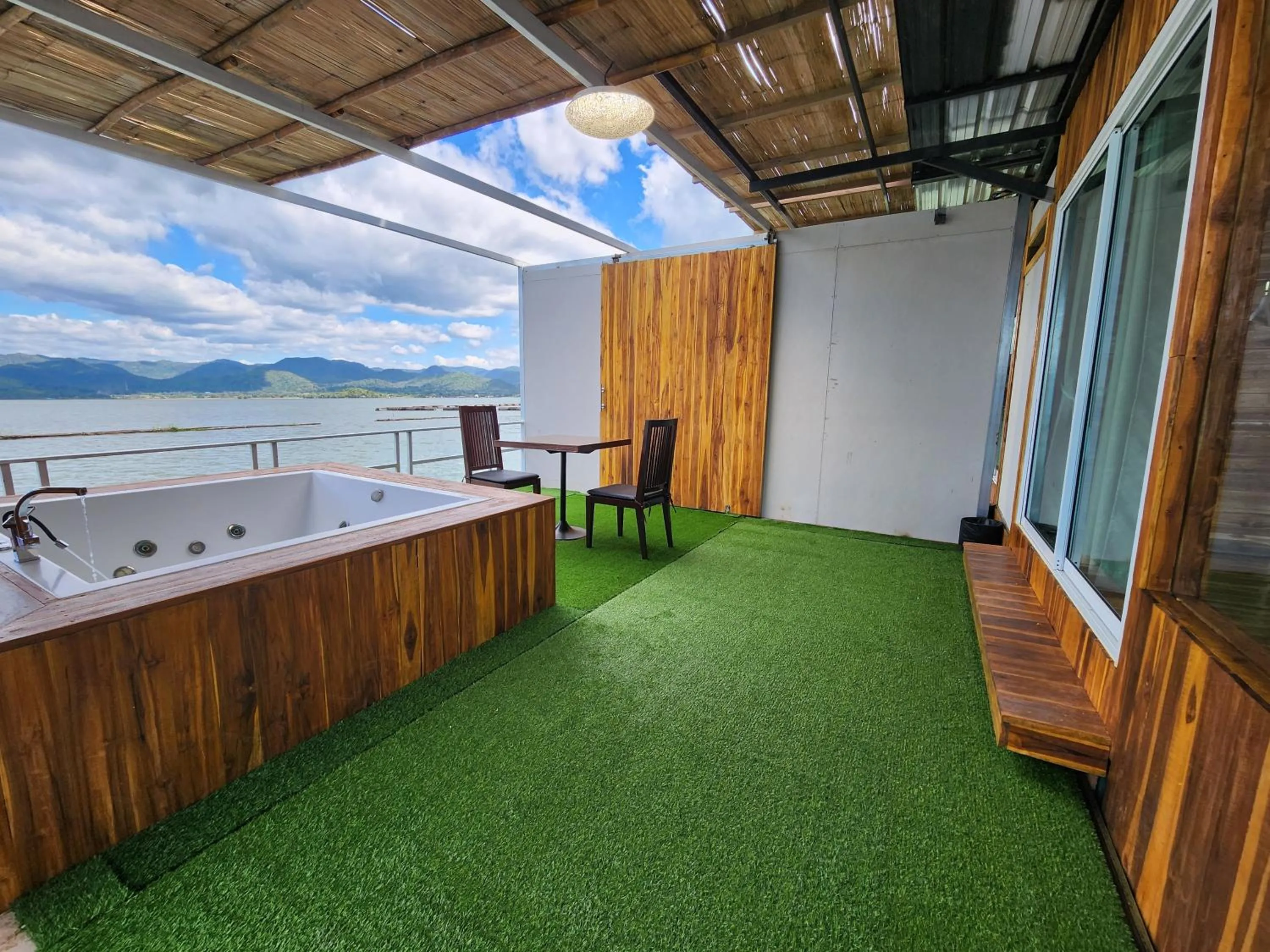 River view in บ้านไร่ วรรณ วาลย์ รีสอร์ท