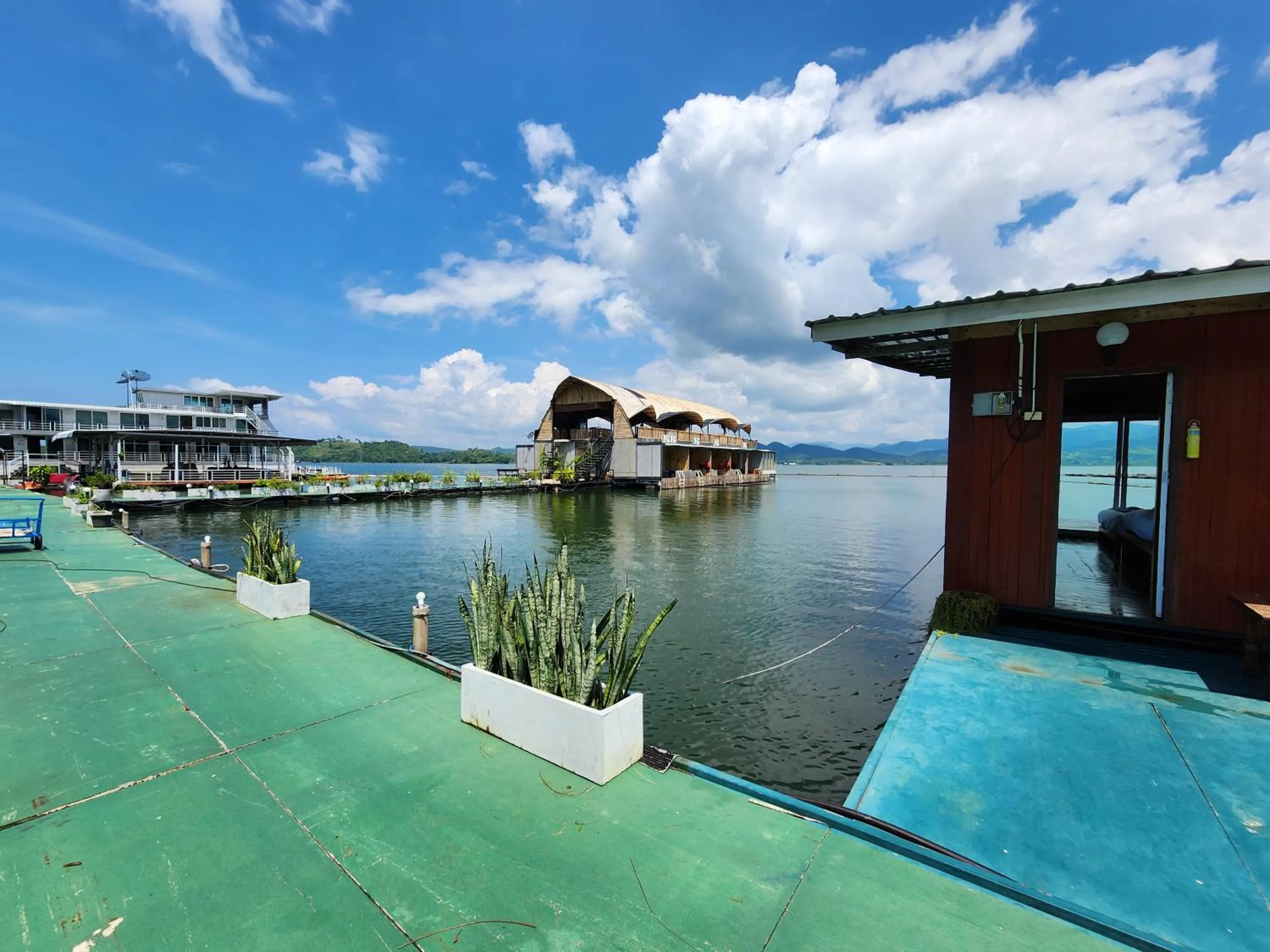 River view in บ้านไร่ วรรณ วาลย์ รีสอร์ท