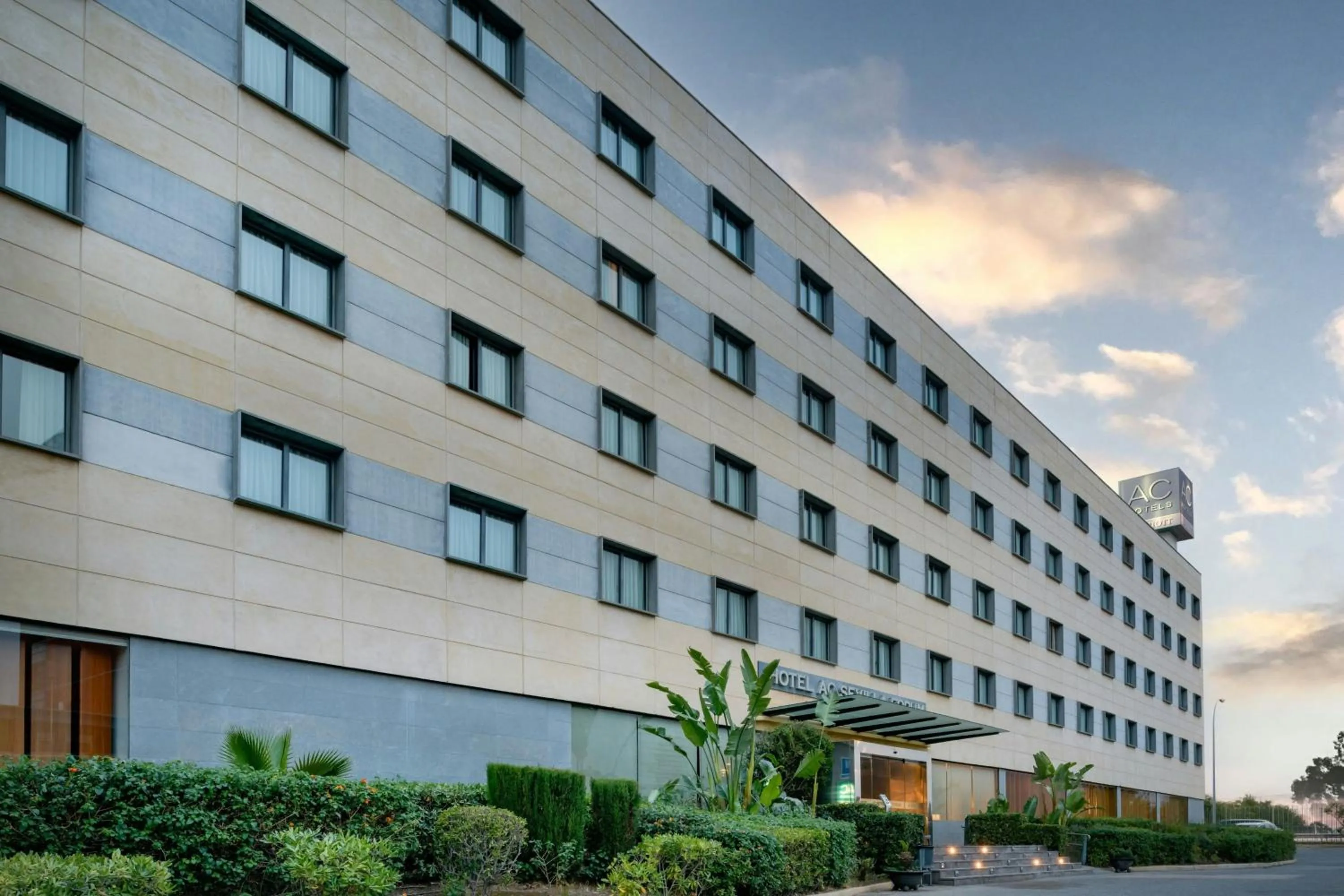 Property building in AC Hotel Sevilla Fórum by Marriott