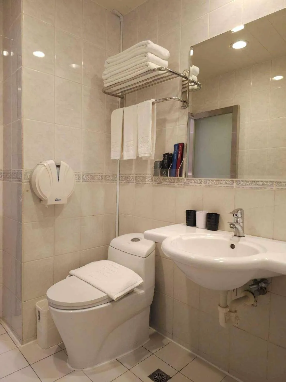 Hub Hotel Banqiao Branch