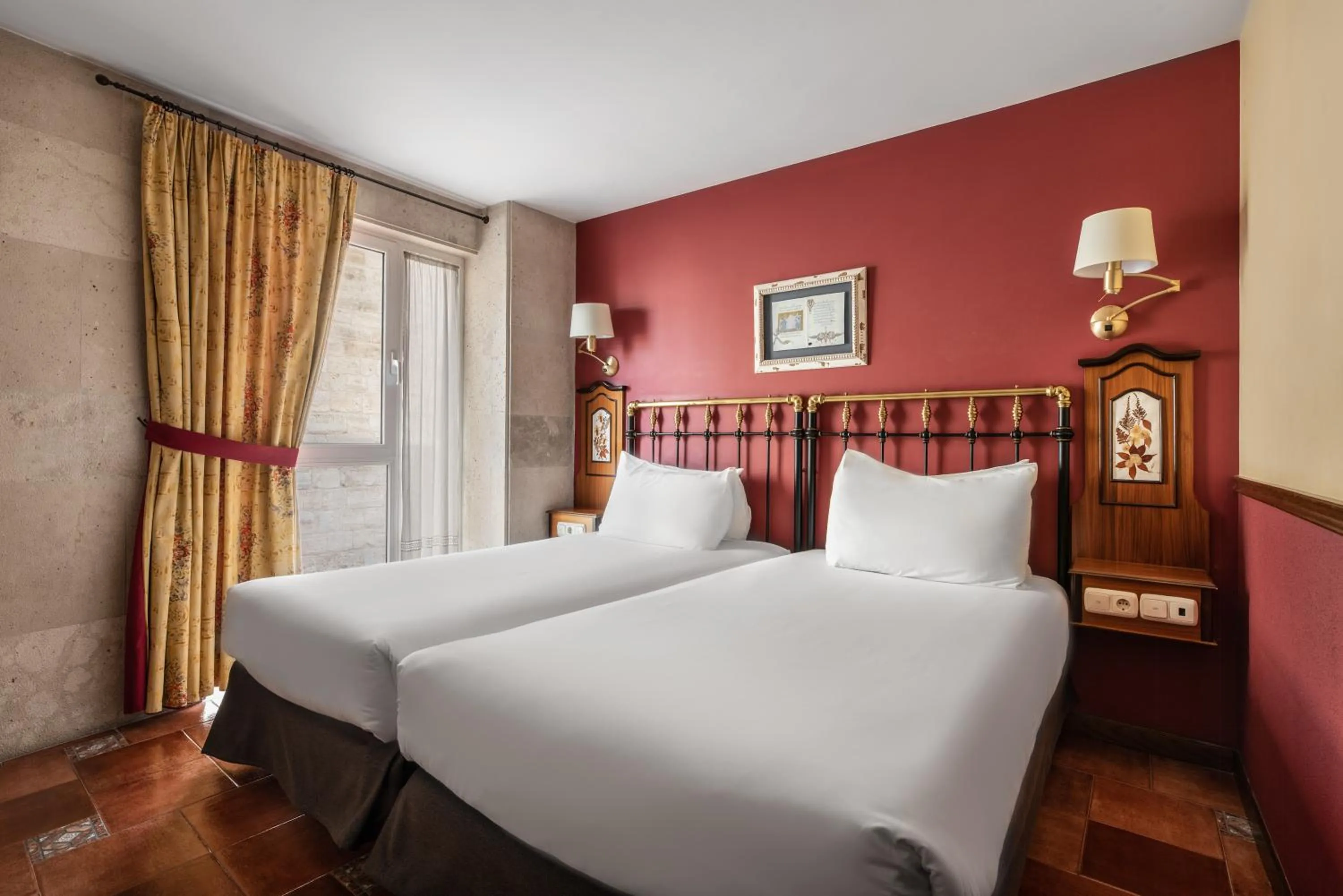 Bed in Crisol Mesón del Cid