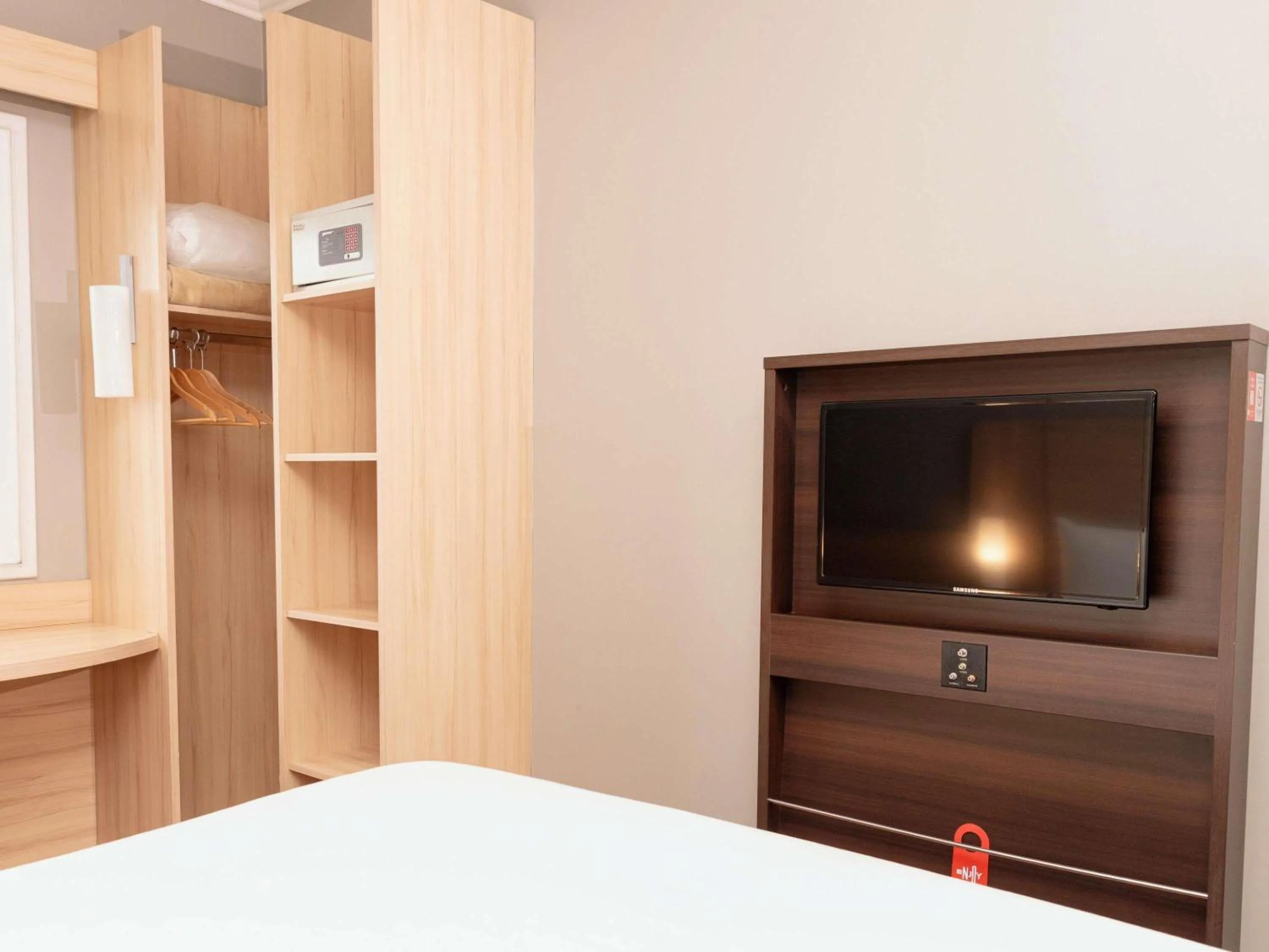Bedroom, Bed in ibis Santiago Las Condes