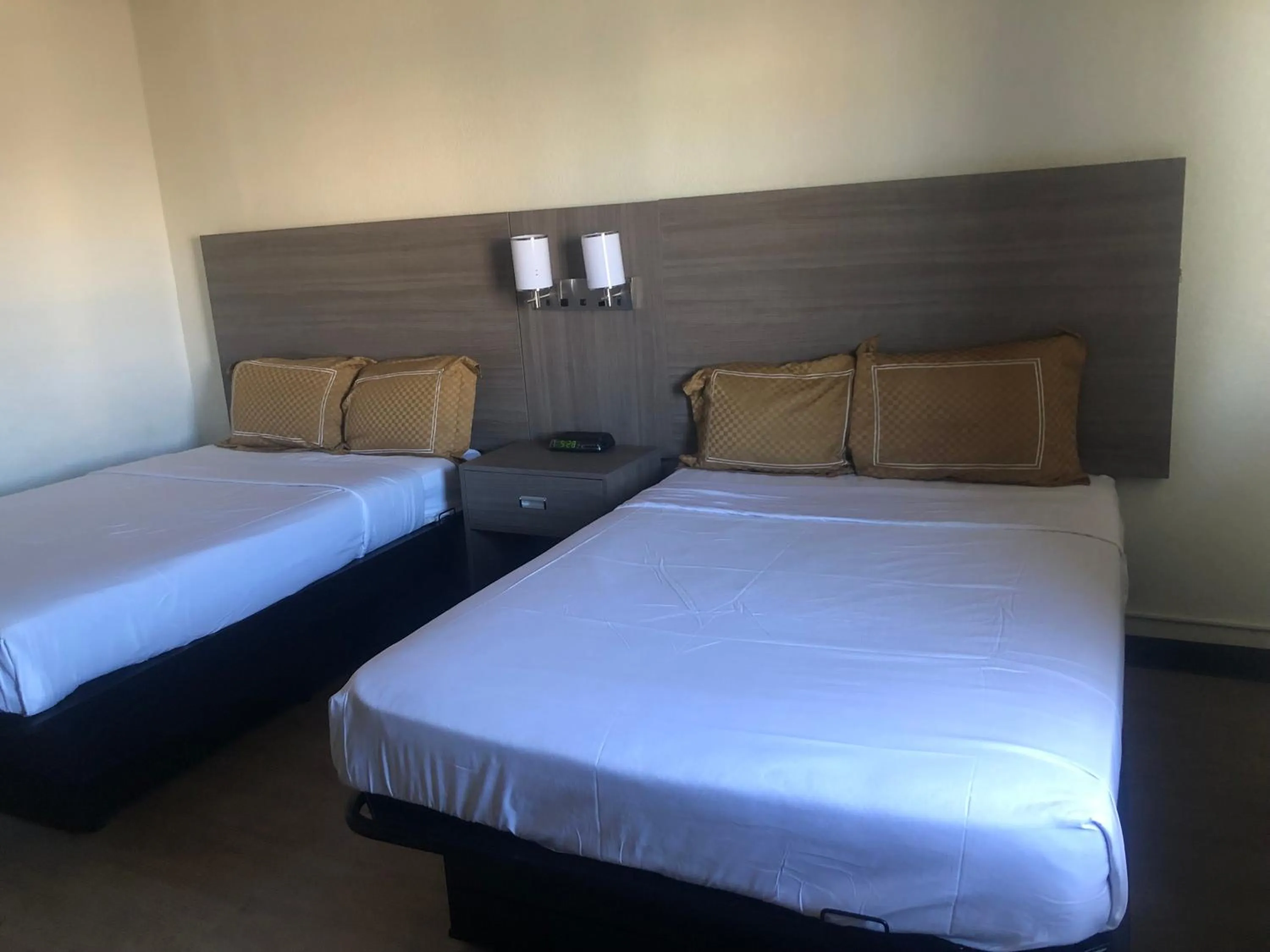 Bed in Inn at the Highland Denver Downtown