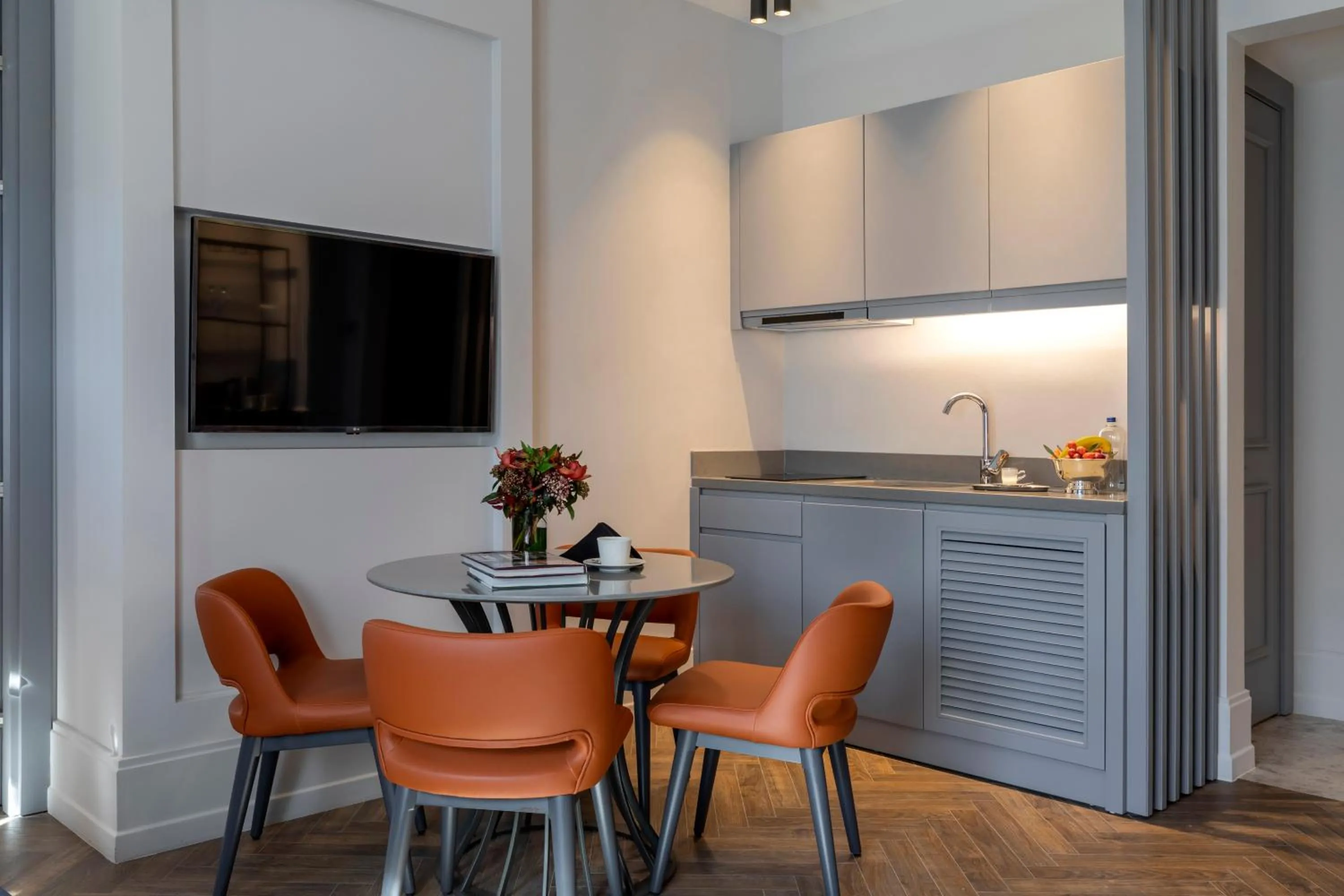 TV and multimedia in Wish More Hotel Şişli