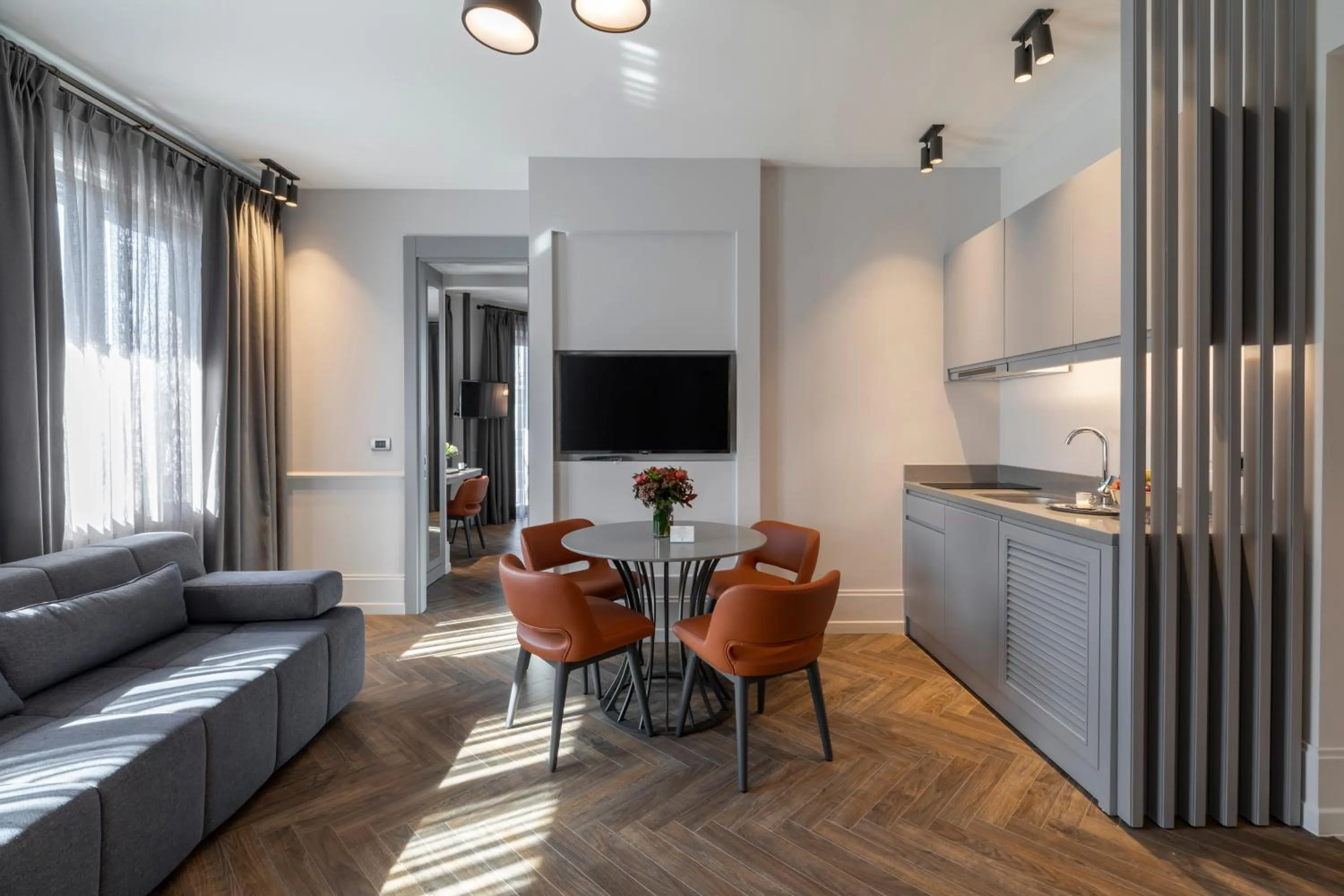 TV and multimedia in Wish More Hotel Şişli