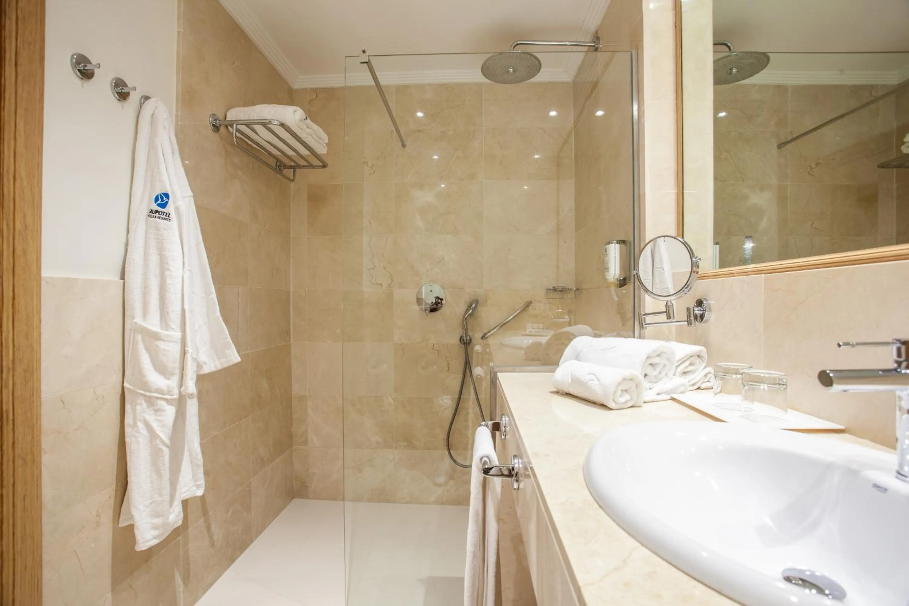 Bathroom in Grupotel Playa de Palma Suites & Spa